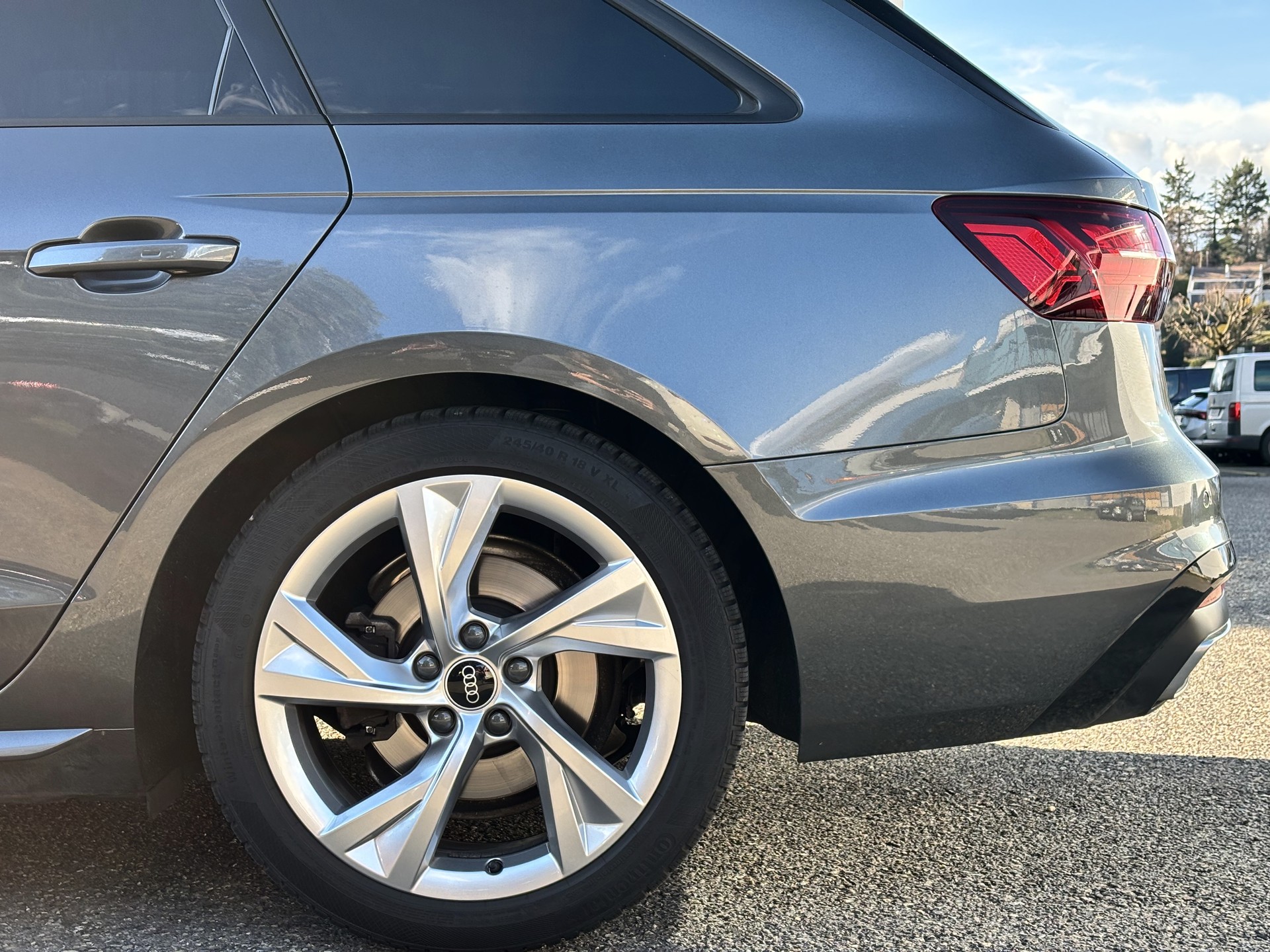 AUDI A4 Avant 40 TDI S line quattro S-tronic-image-11