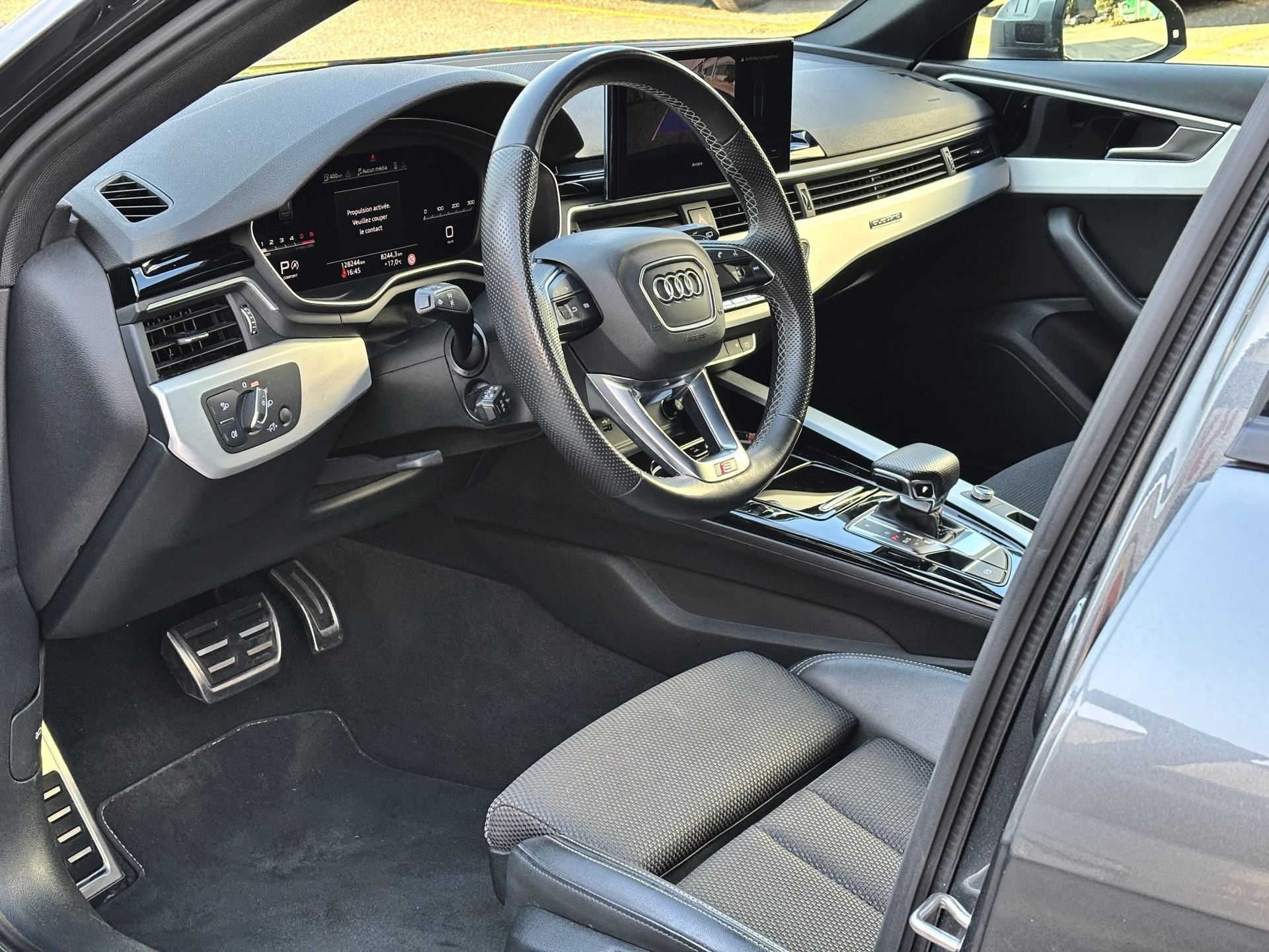 AUDI A4 Avant 40 TDI S line quattro S-tronic-image-14