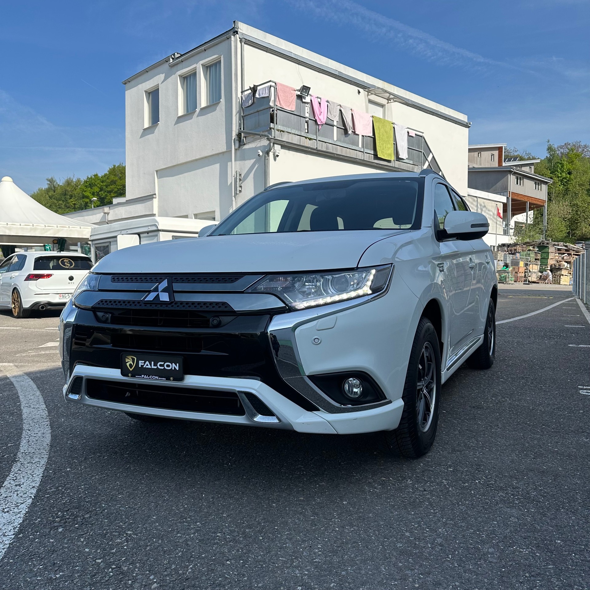 MITSUBISHI Outlander 2.4 PHEV Value 4WD Automatic-showroom-element-2
