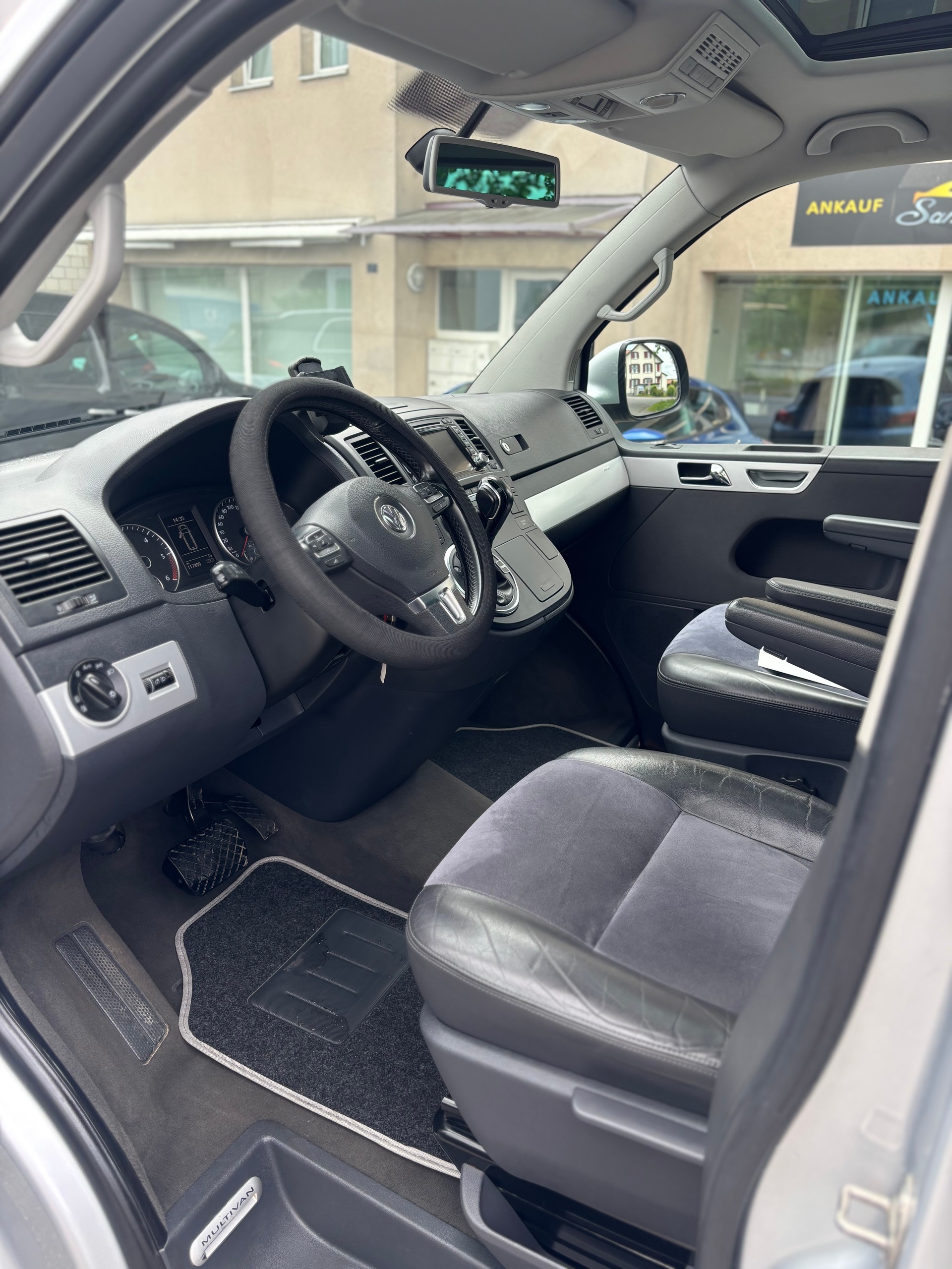 VW T5 Multivan 2.0 Bi-TDI CR Comfortline 4Motion DSG-image-10