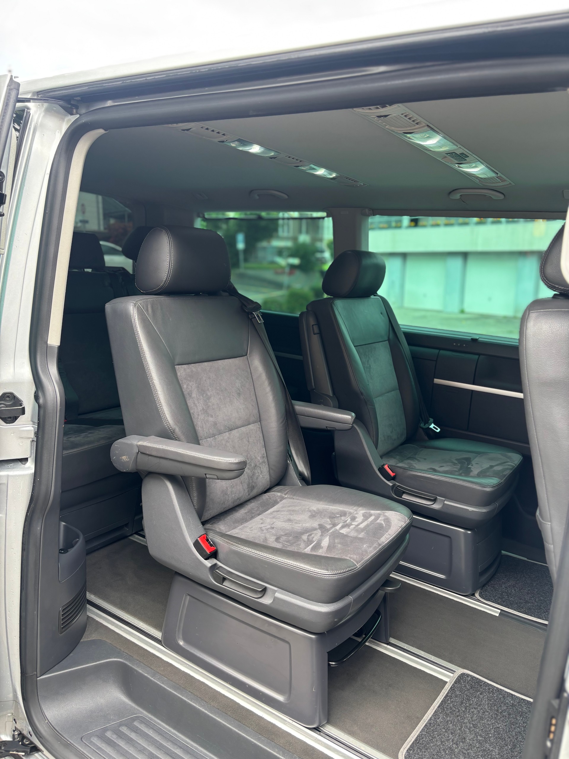 VW T5 Multivan 2.0 Bi-TDI CR Comfortline 4Motion DSG-image-9