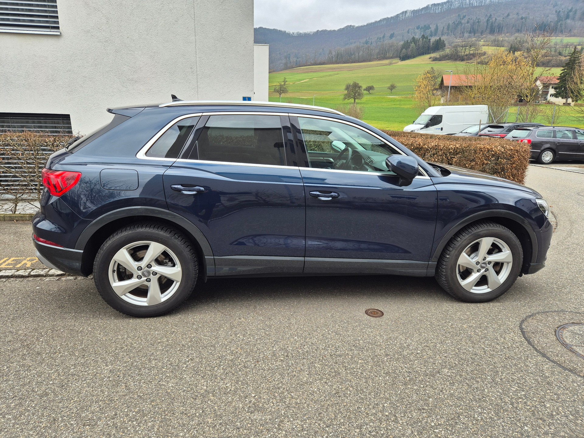 AUDI Q3 40 TFSI advanced quattro S-tronic-showroom-element-2