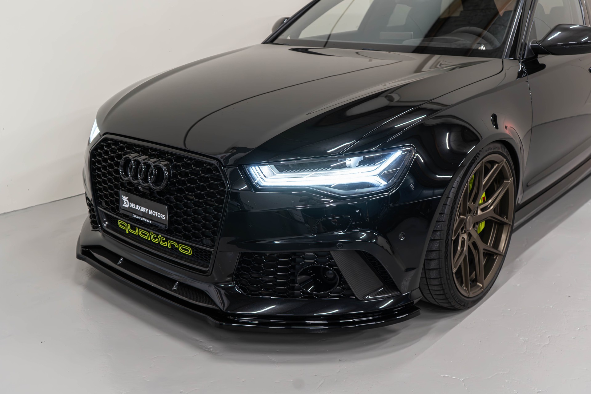 AUDI RS6 Avant 4.0 V8 TFSI quattro T-Tronic-showroom-element-2