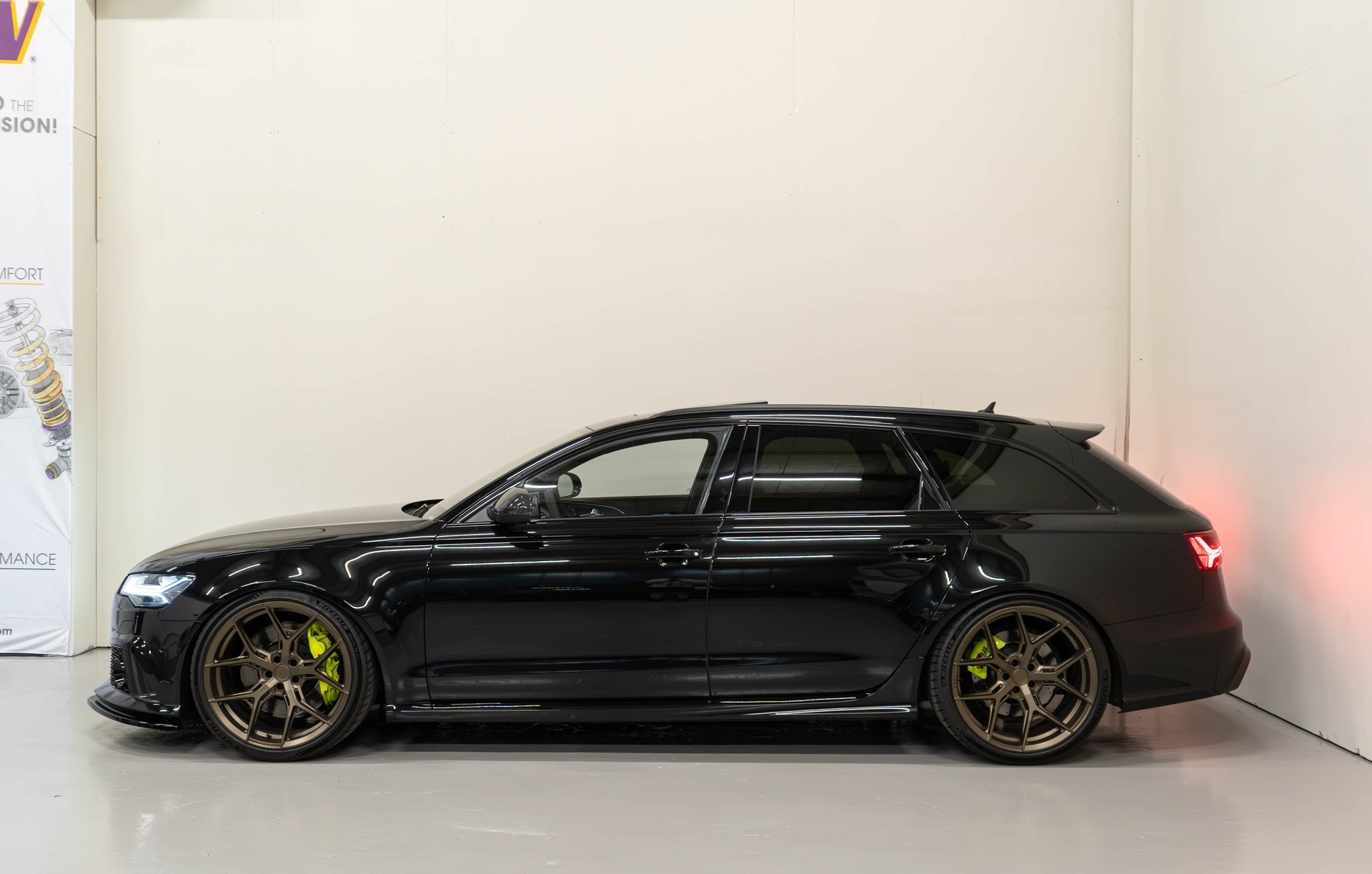 AUDI RS6 Avant 4.0 V8 TFSI quattro T-Tronic-showroom-element-3