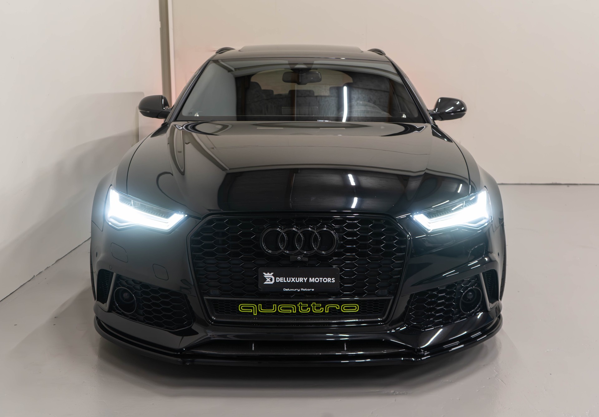 AUDI RS6 Avant 4.0 V8 TFSI quattro T-Tronic-showroom-element-1