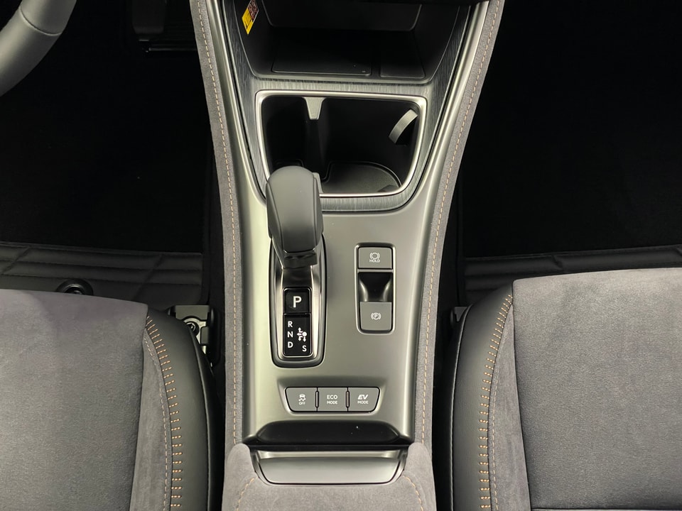 LBX 1.5 Hybrid Cool E-FOUR