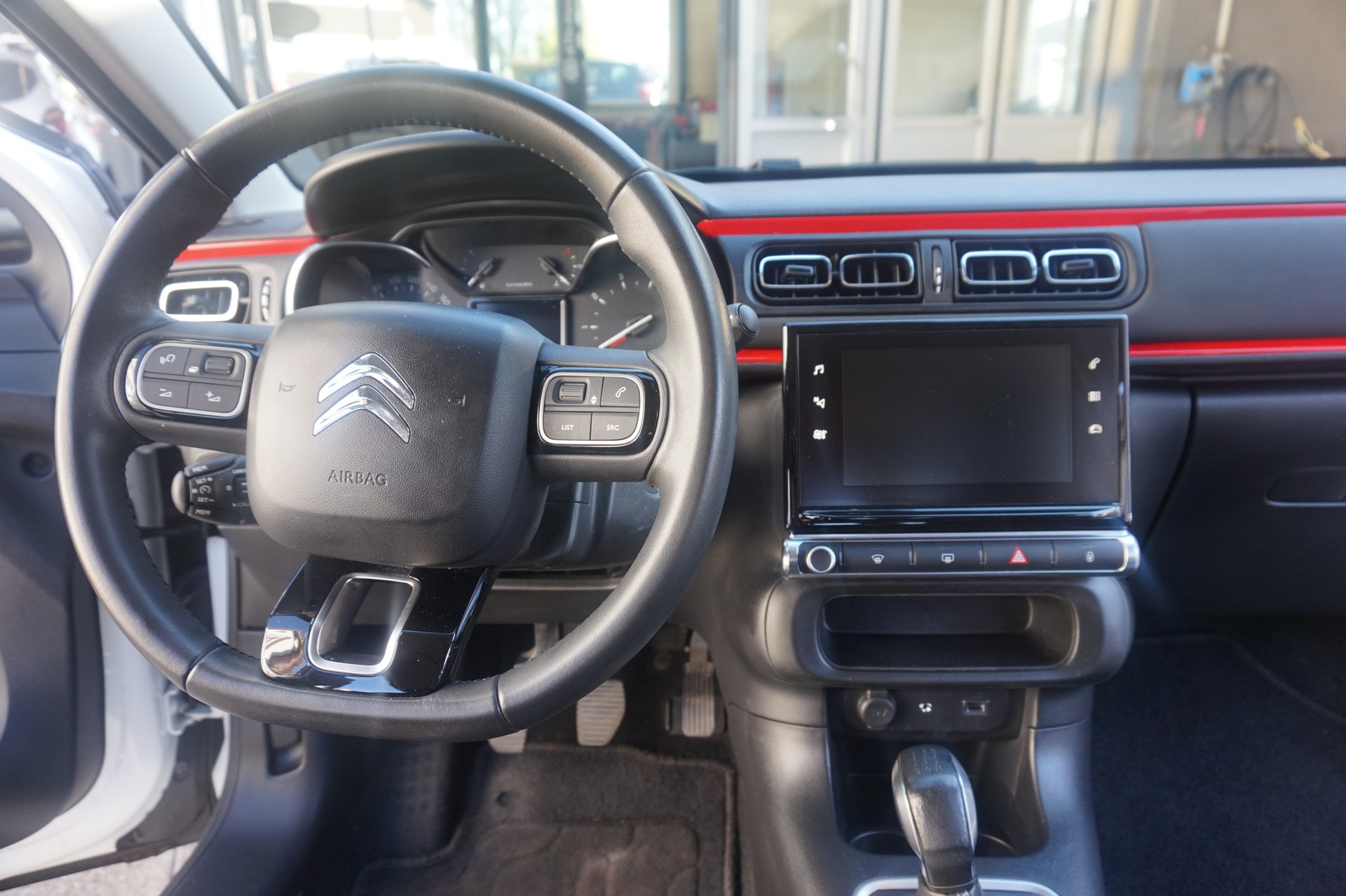 CITROEN C3 1.2i PureTech Shine-image-7