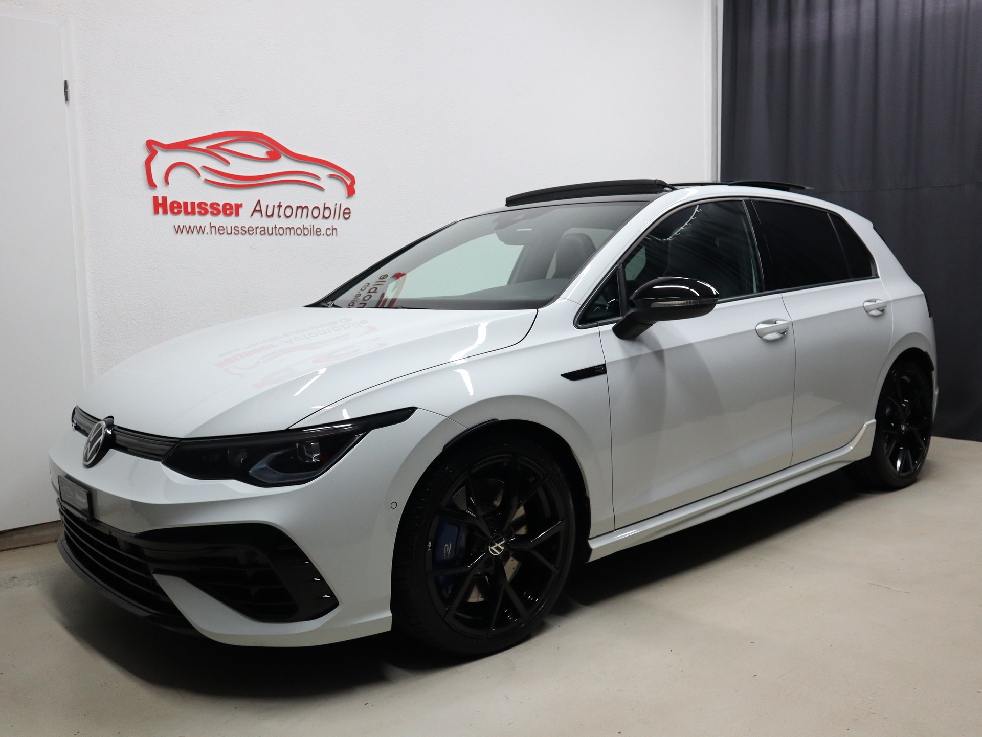 VW Golf 2.0 TSI R DSG 4Motion - Black Style - Panorama - Sportsitze - Navi - Kamera - 320 PS-showroom-element-1