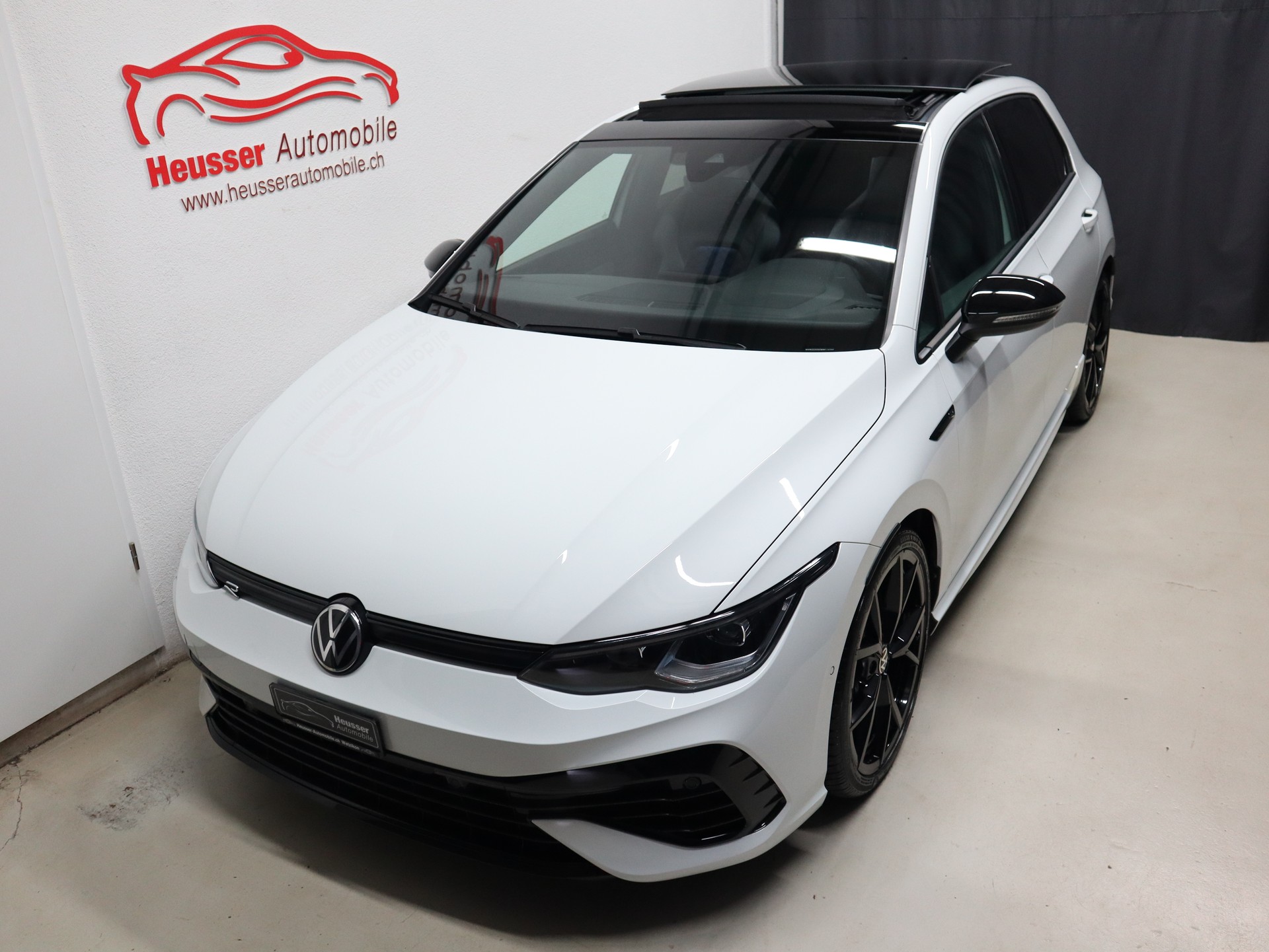 VW Golf 2.0 TSI R DSG 4Motion - Black Style - Panorama - Sportsitze - Navi - Kamera - 320 PS-showroom-element-2