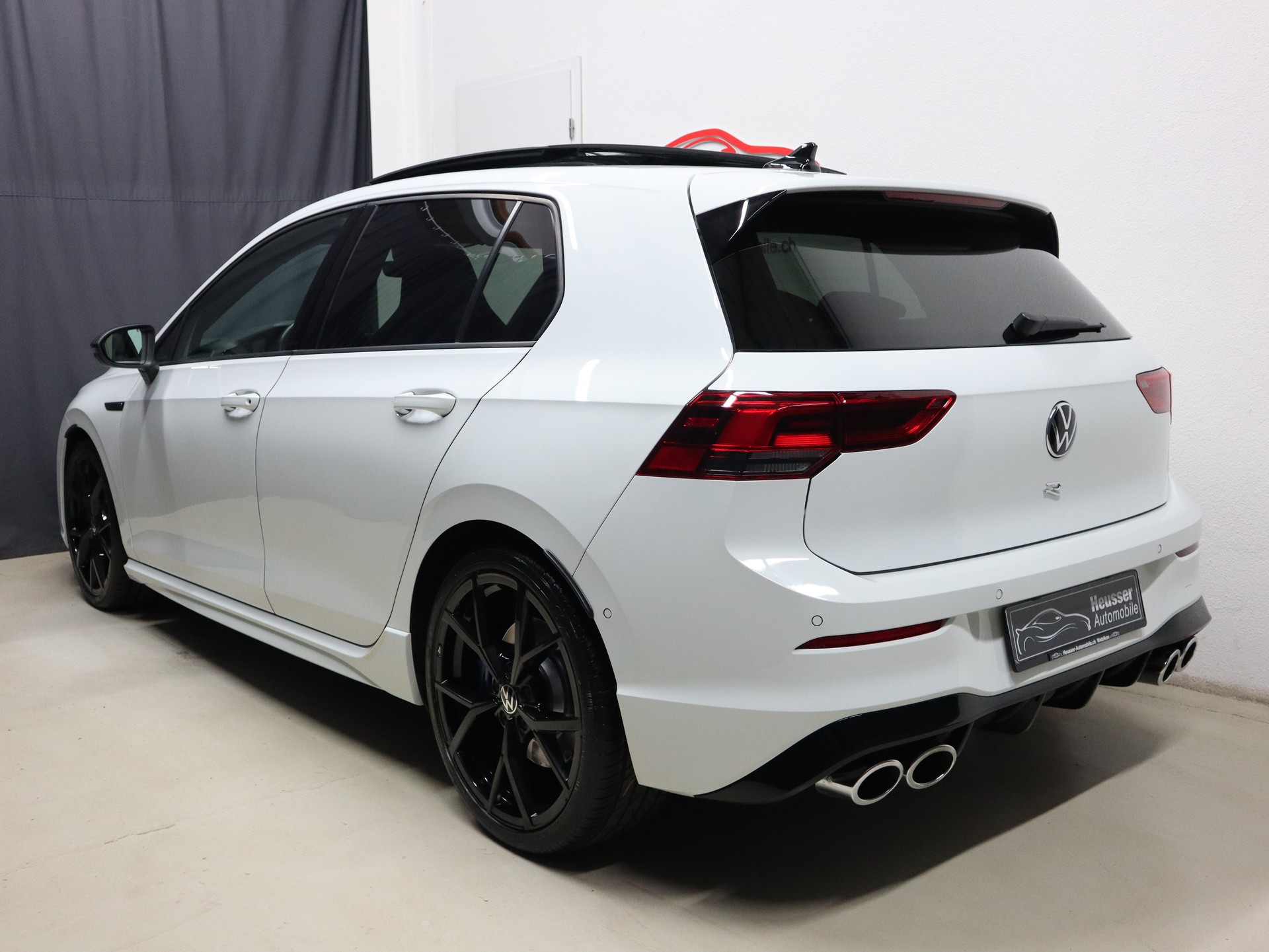 VW Golf 2.0 TSI R DSG 4Motion - Black Style - Panorama - Sportsitze - Navi - Kamera - 320 PS-showroom-element-3
