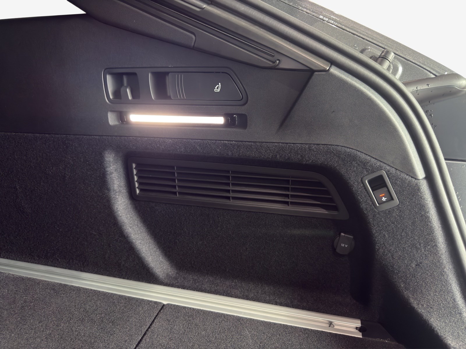 AUDI A6 Avant TFSI quattro 270 kW S tronic-image-14