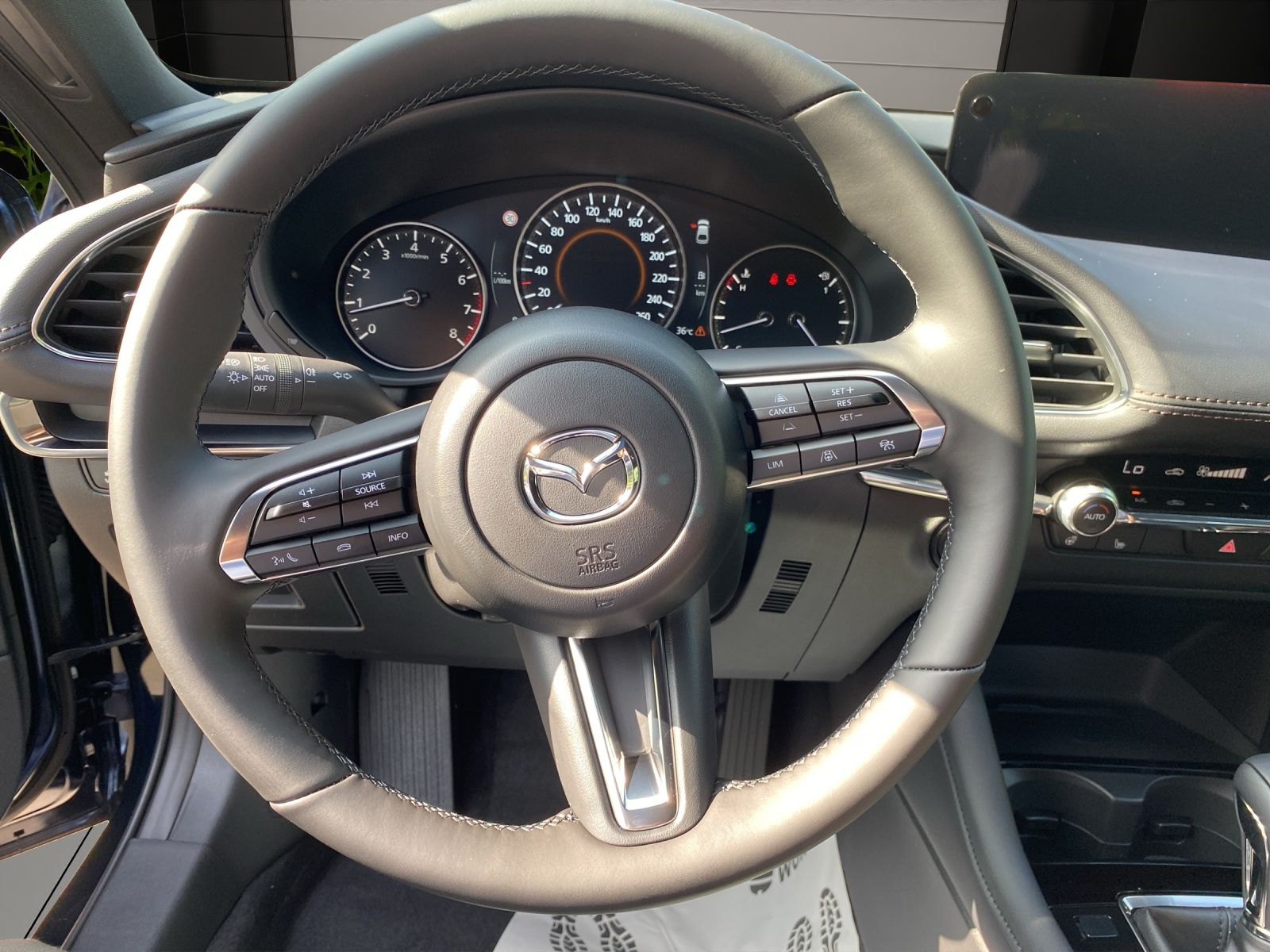 MAZDA 3 Hatchback SKYACTIV-G M Hybrid 140 Centre Line Automat-image-13