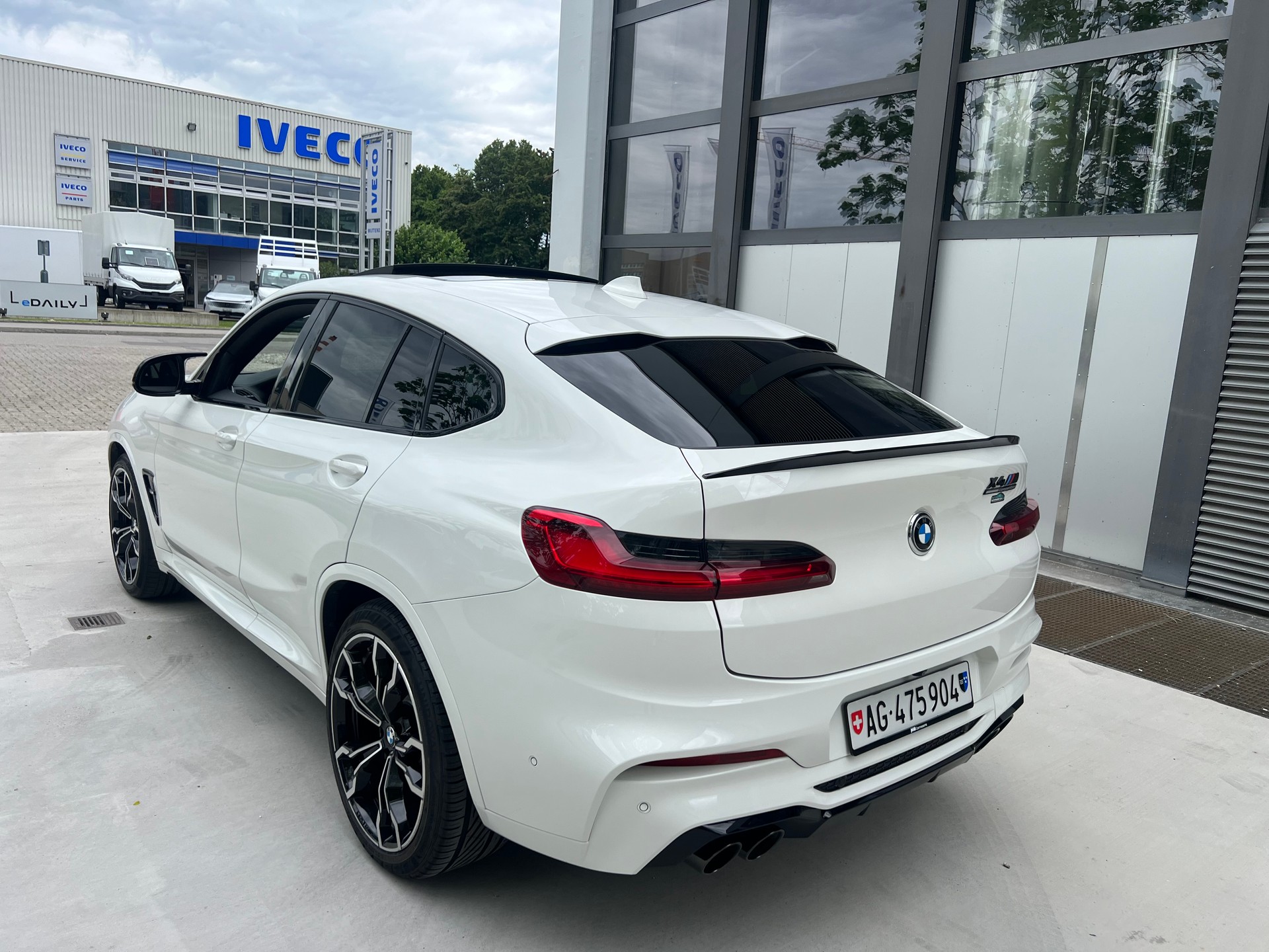 BMW X4M M Competition Steptronic-showroom-element-2