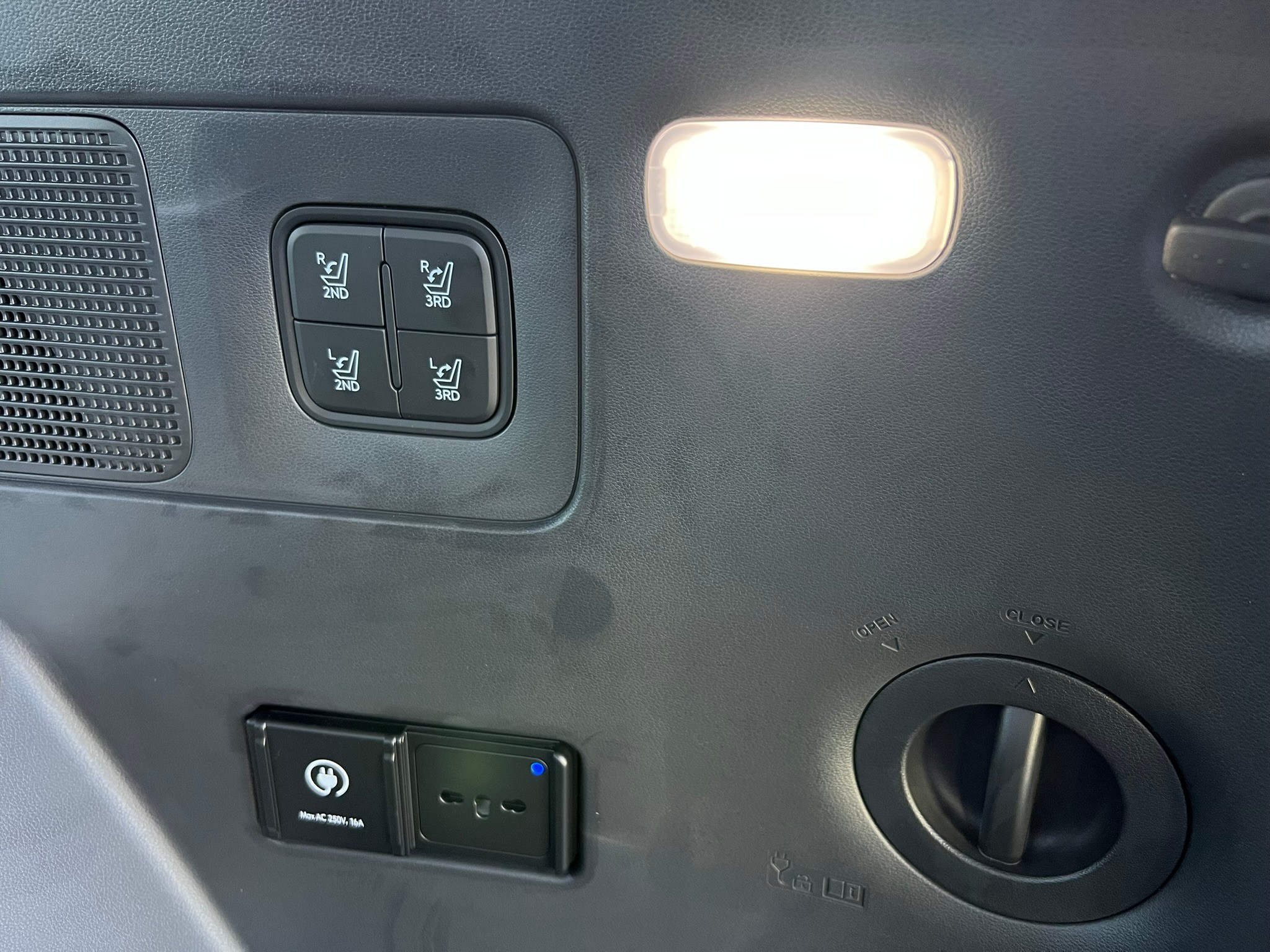 Image HYUNDAI IONIQ Ioniq 9 110kWh Vertex Caligraphy 4WD