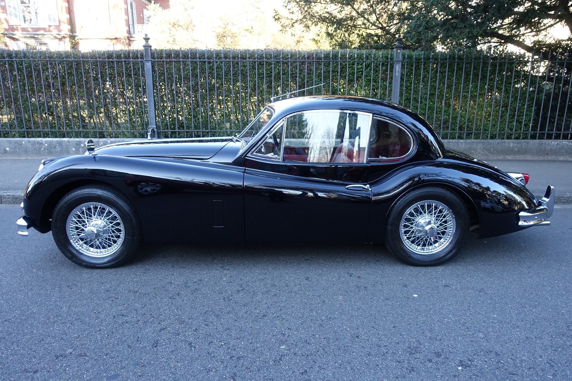 JAGUAR XK140 FHC-showroom-element-2