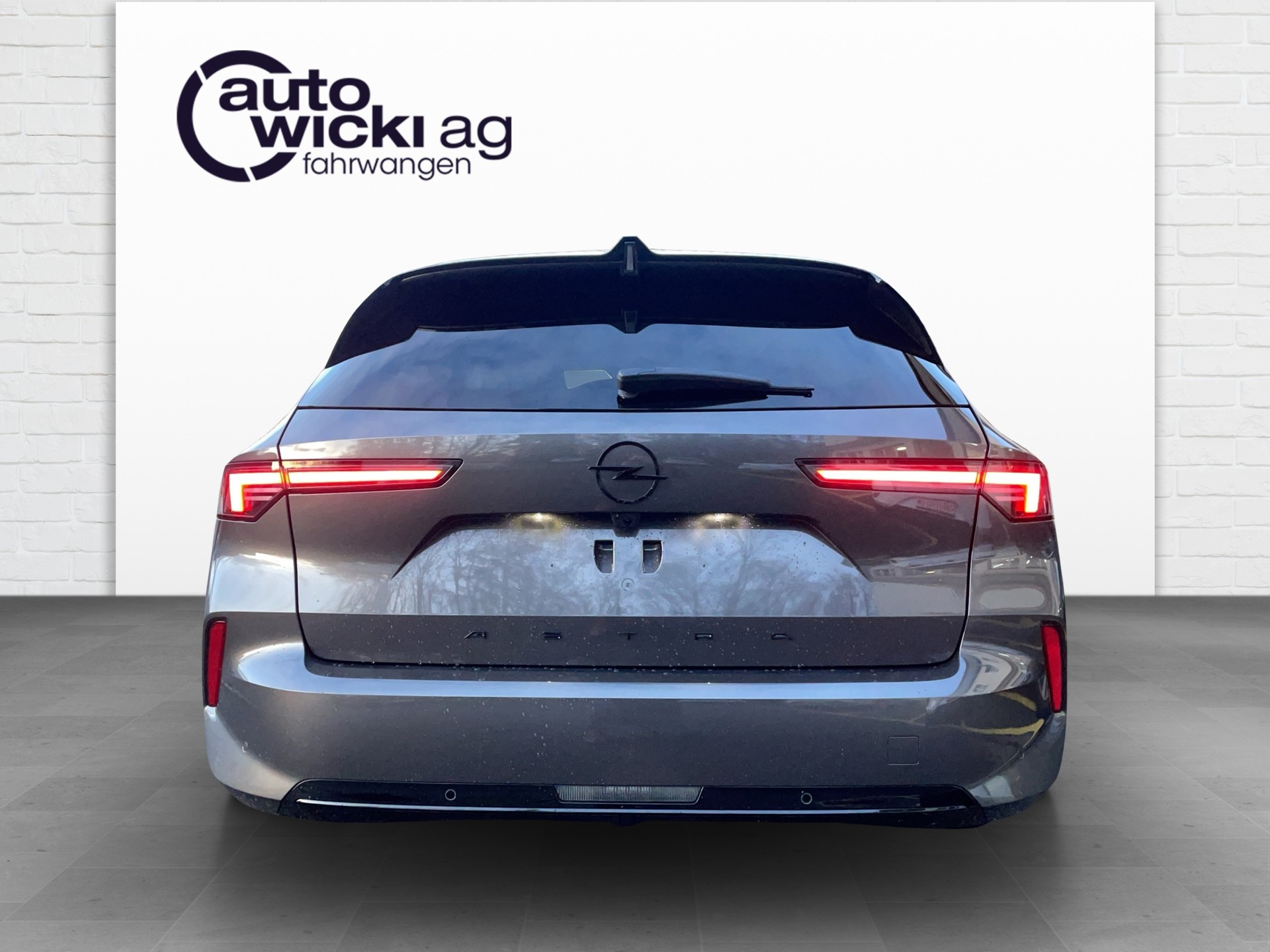 OPEL Astra Sports Tourer 1.2i Turbo GS A-showroom-element-2