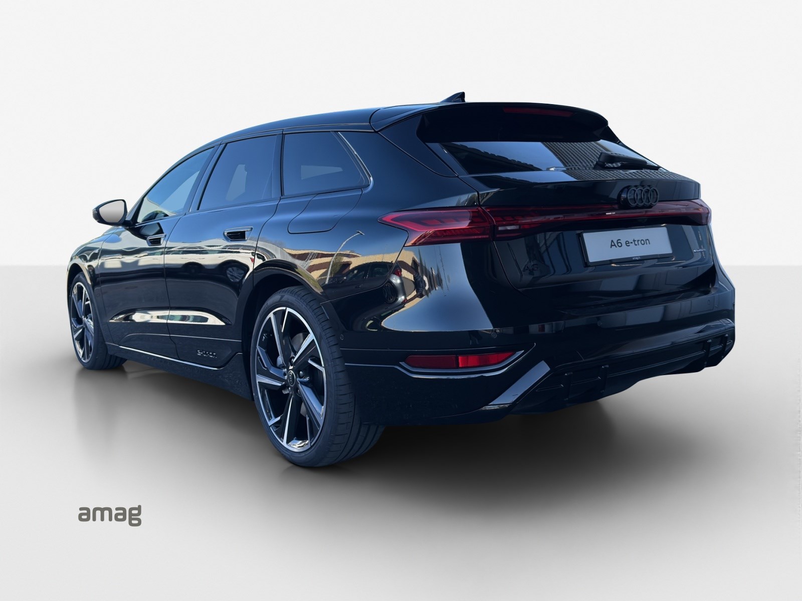AUDI A6 Avant e-tron quattro-showroom-element-2