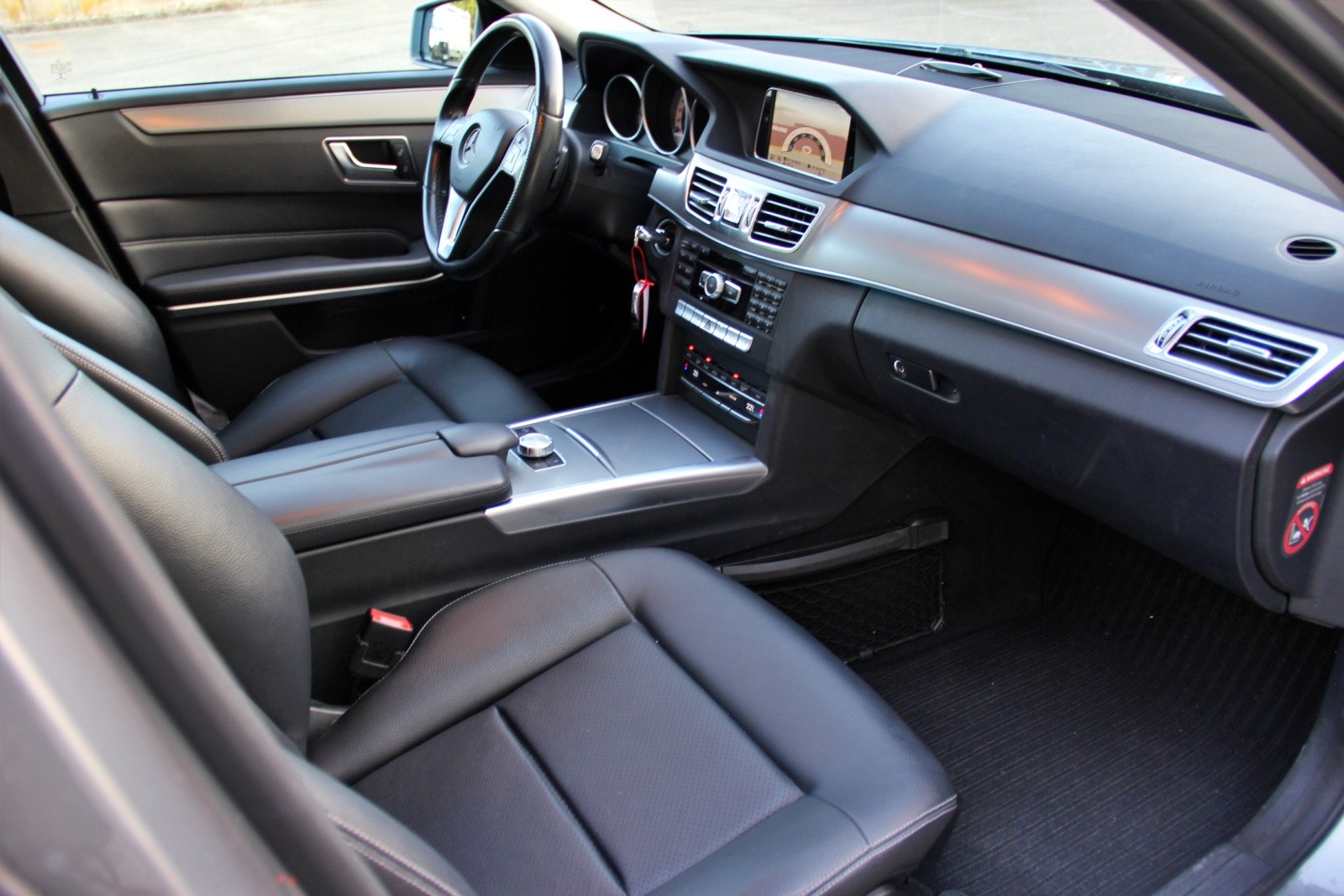 MERCEDES-BENZ E 250 BlueTEC Avantgarde 4Matic 7G-Tronic-image-10