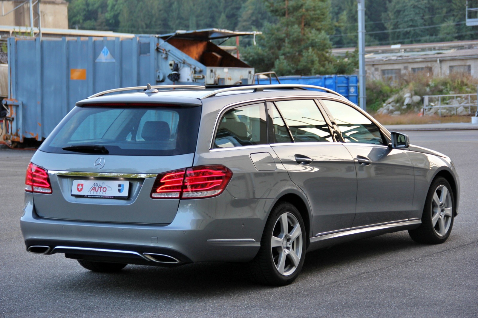 MERCEDES-BENZ E 250 BlueTEC Avantgarde 4Matic 7G-Tronic-image-4