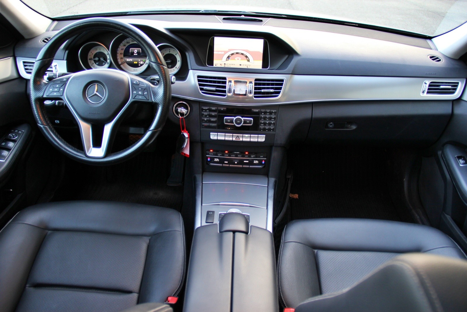 MERCEDES-BENZ E 250 BlueTEC Avantgarde 4Matic 7G-Tronic-image-9