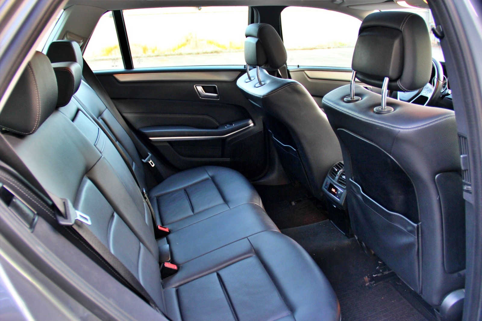 MERCEDES-BENZ E 250 BlueTEC Avantgarde 4Matic 7G-Tronic-image-13