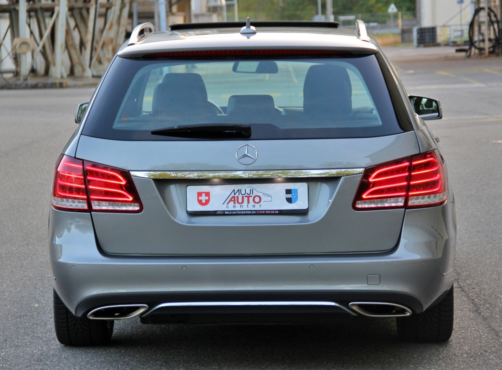MERCEDES-BENZ E 250 BlueTEC Avantgarde 4Matic 7G-Tronic-showroom-element-3