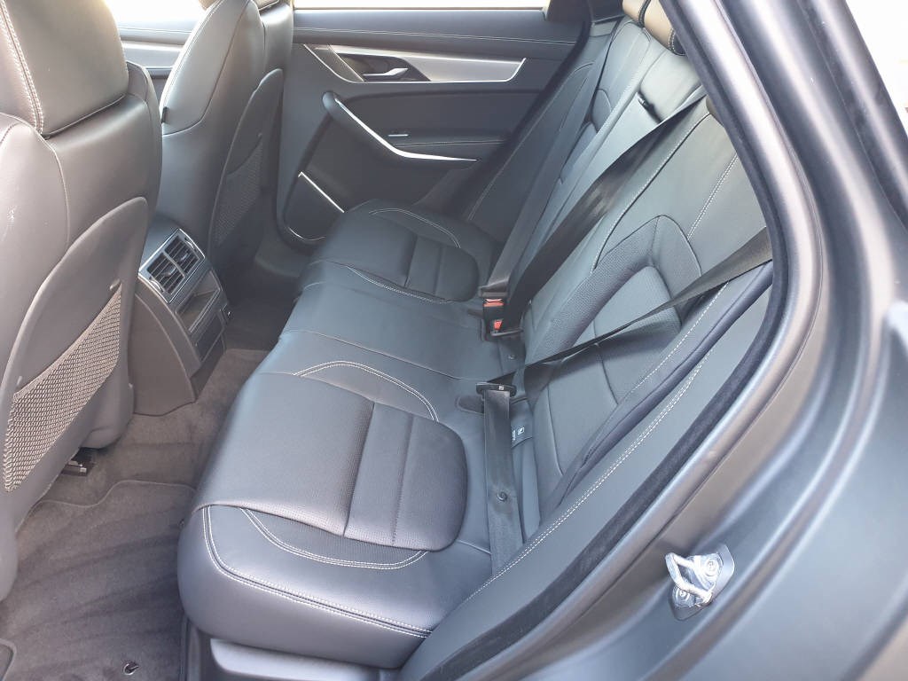 JAGUAR F-Pace P250 R-Dynamic SE 4x4 (crochet)-image-9