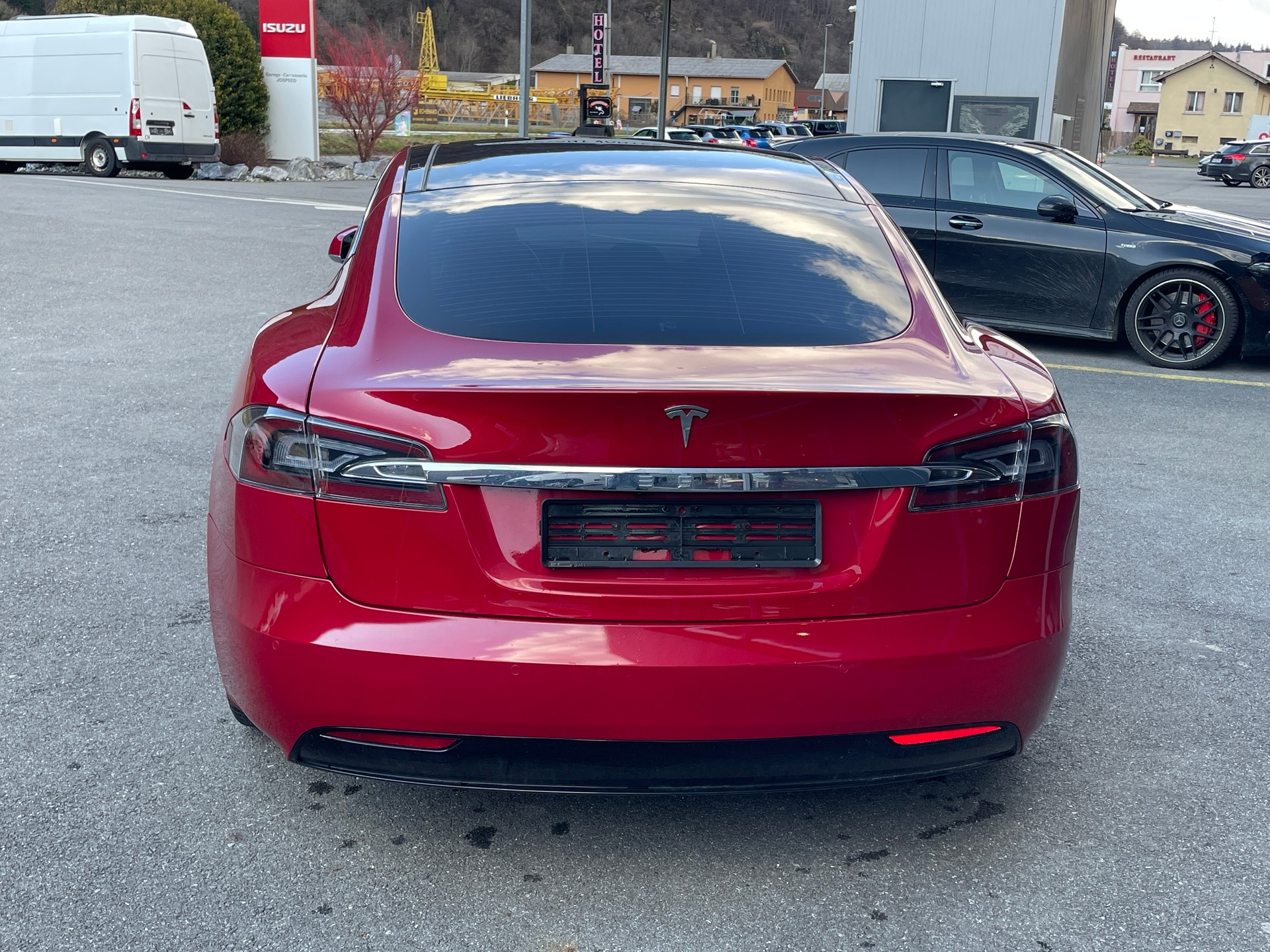 TESLA Model S 100 D-showroom-element-3