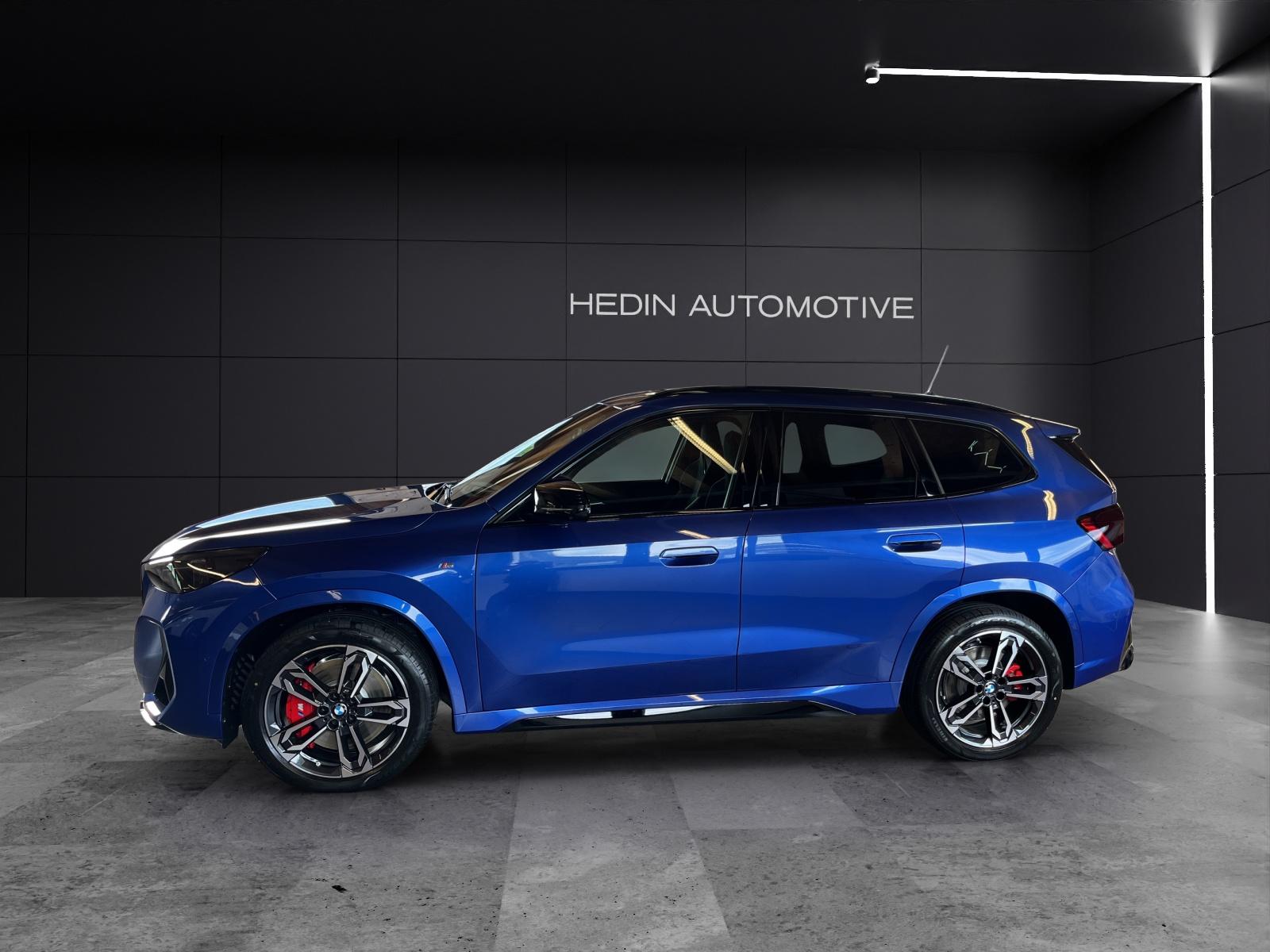 BMW X1 M35i-showroom-element-1