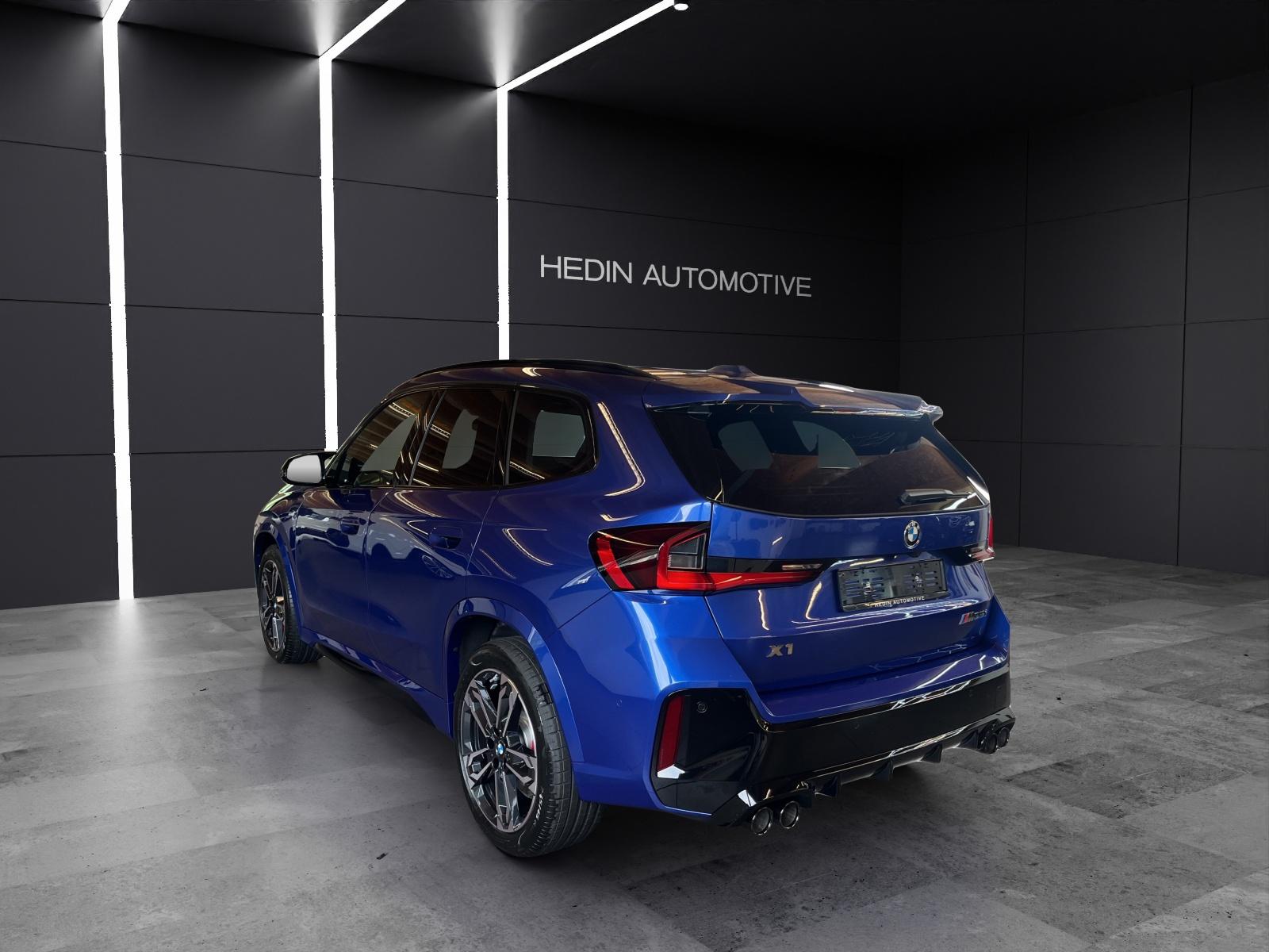 BMW X1 M35i-showroom-element-2