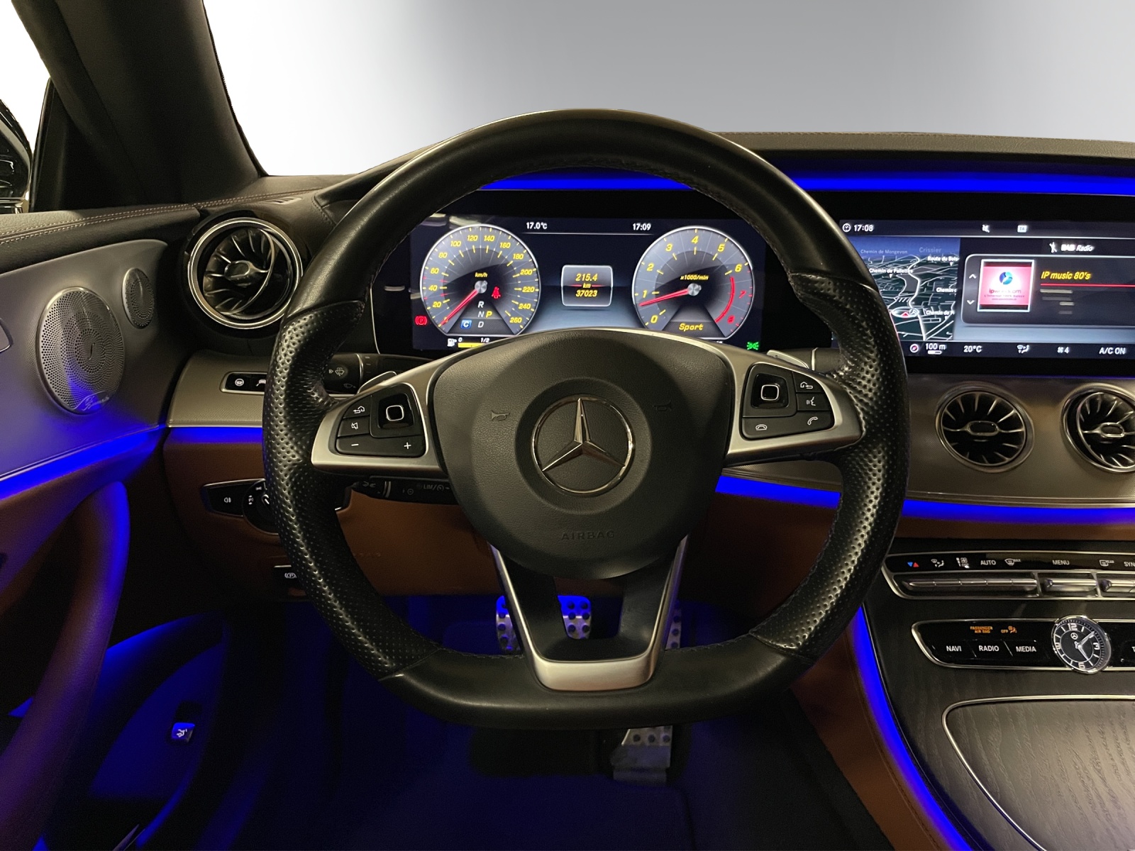 Image MERCEDES-BENZ E-400 E 400 AMG Line 4 Matic