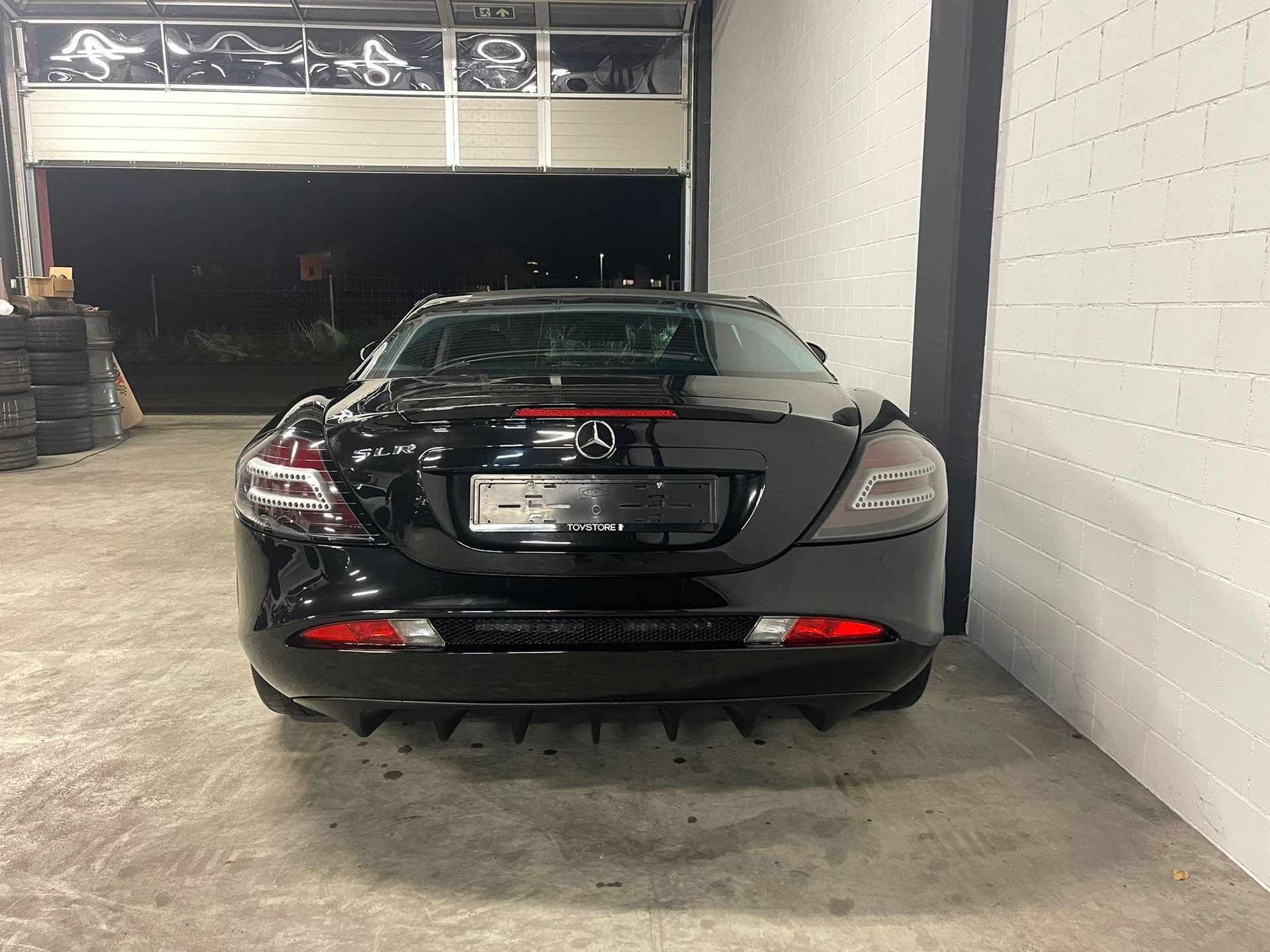 MERCEDES-BENZ SLR-showroom-element-3