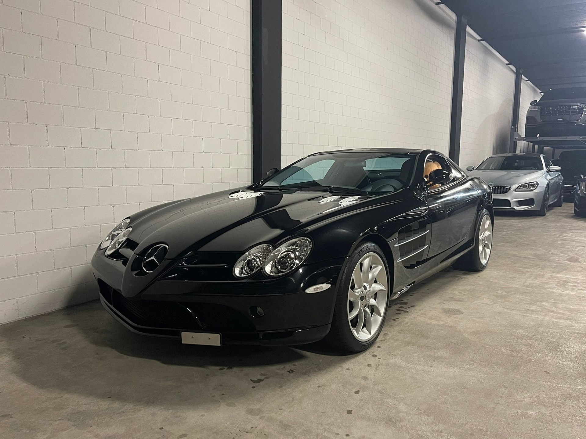 MERCEDES-BENZ SLR-showroom-element-1