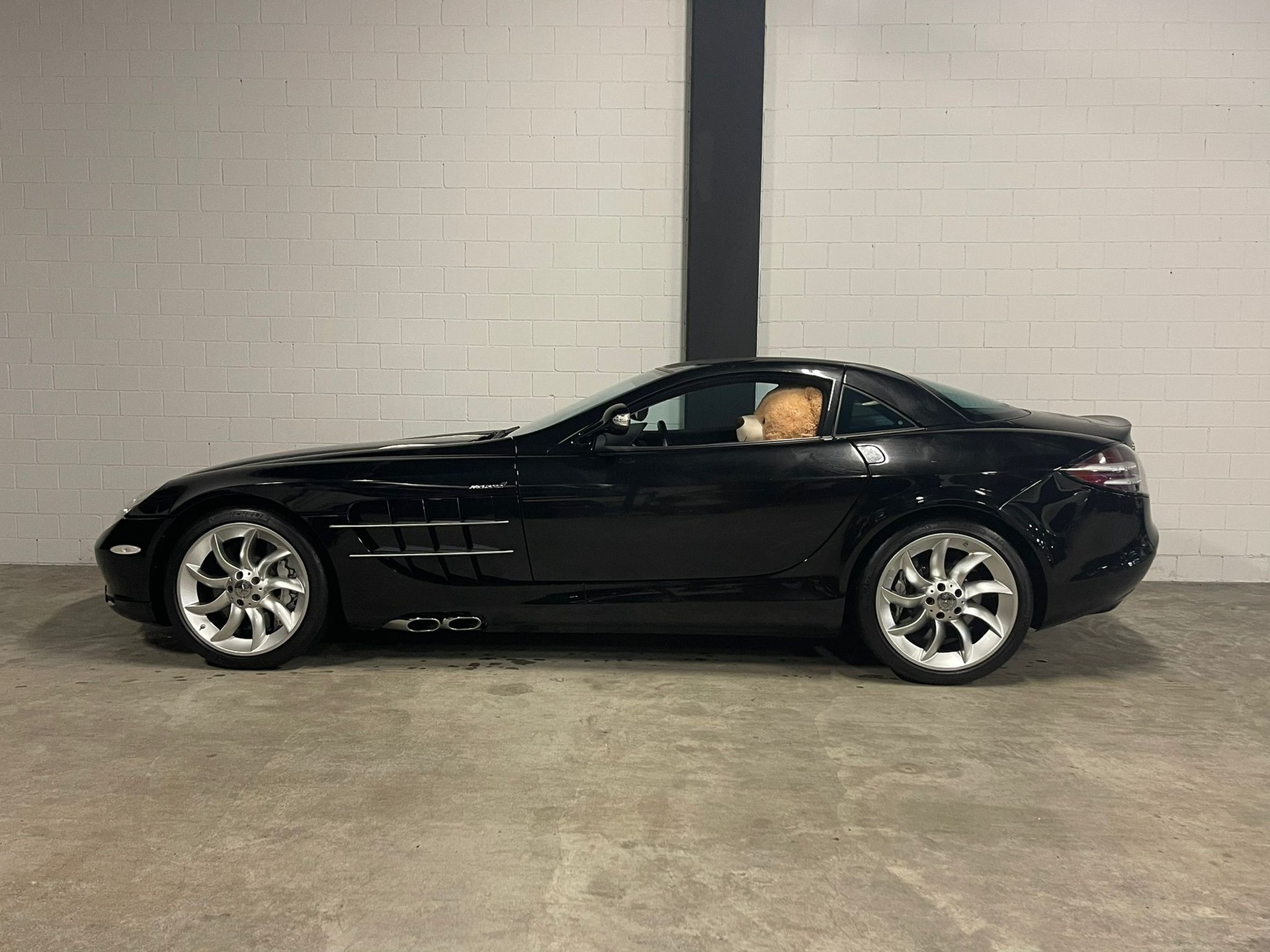 MERCEDES-BENZ SLR