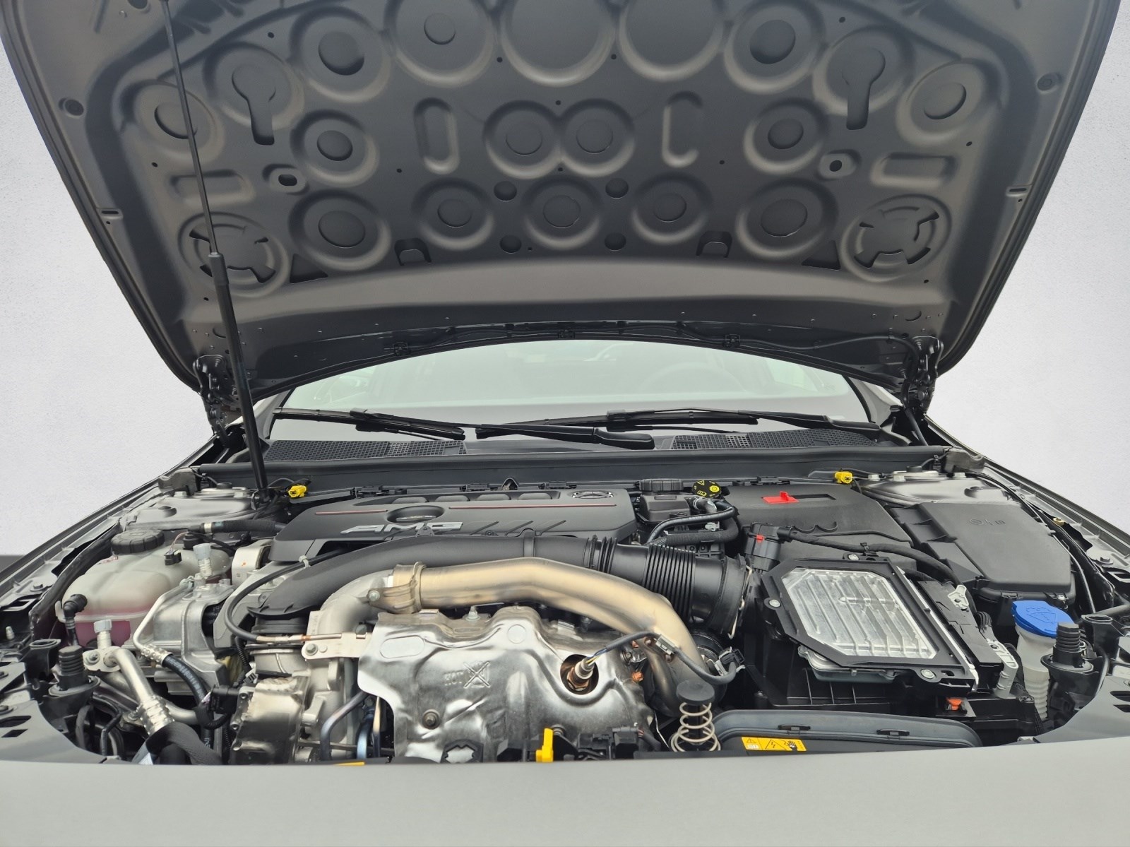 MERCEDES-BENZ A 35 AMG 4Matic Limousine-image-7