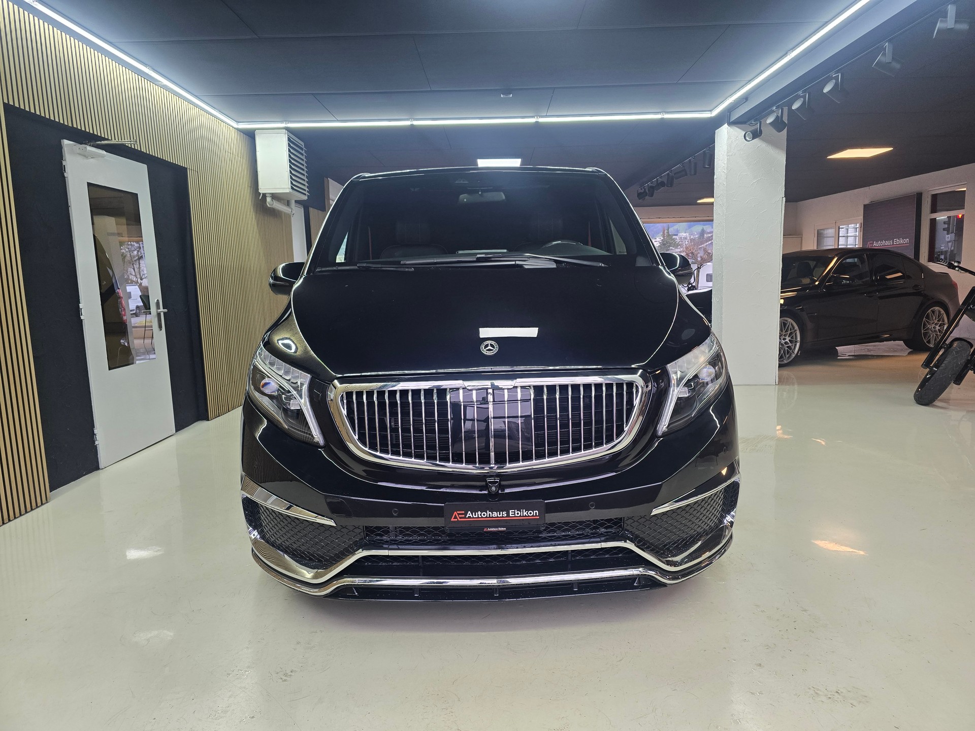 MERCEDES-BENZ V 300 d extralang Avantgarde 9G-Tronic-showroom-element-1