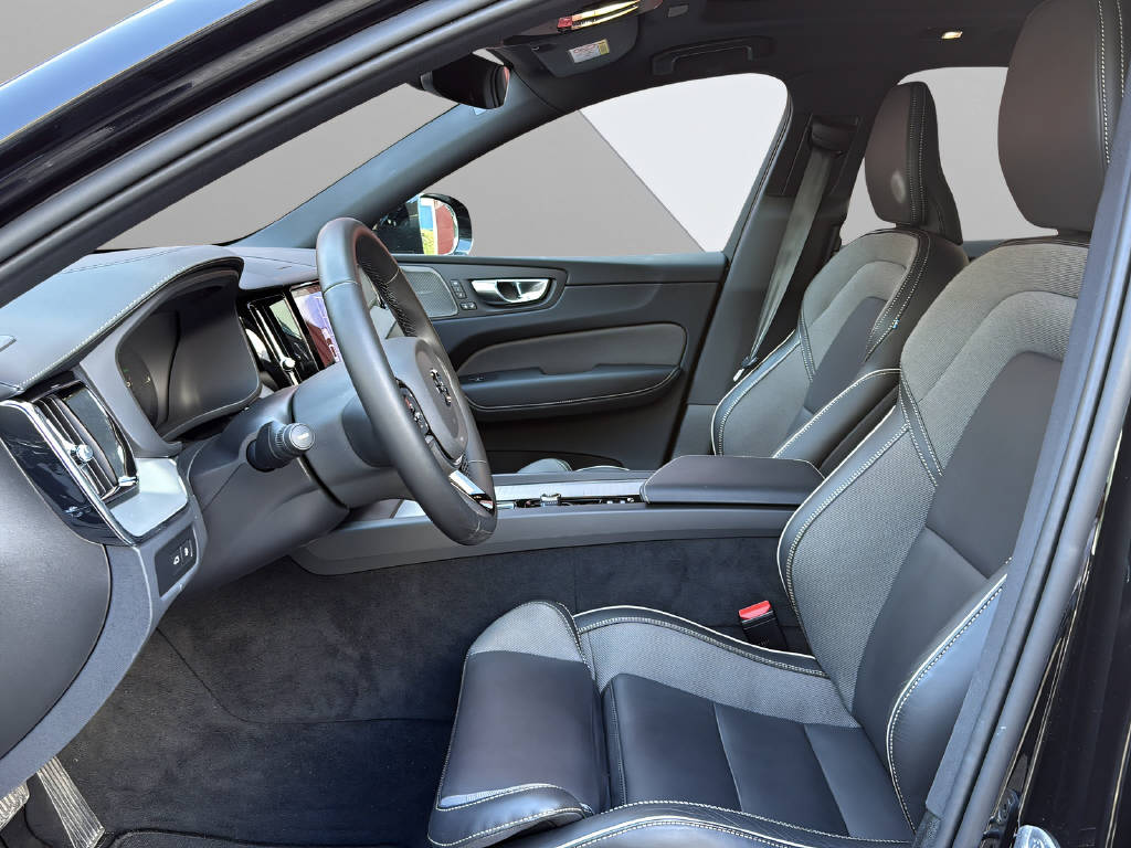 Image VOLVO XC60 XC60 2.0 T6 TE Plus Dark eAWD