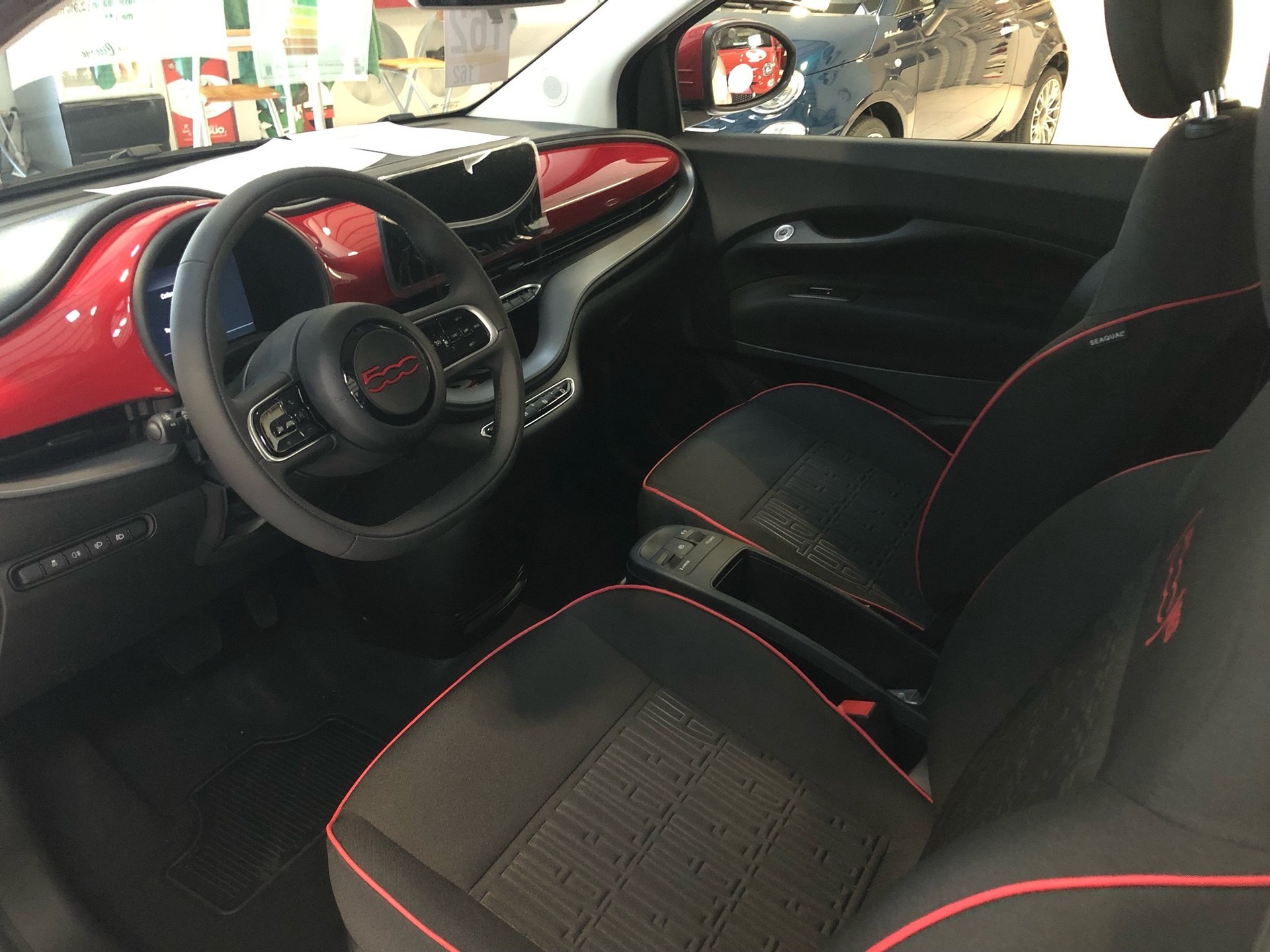 FIAT 500 electric 87 kW Swiss Edition-image-3