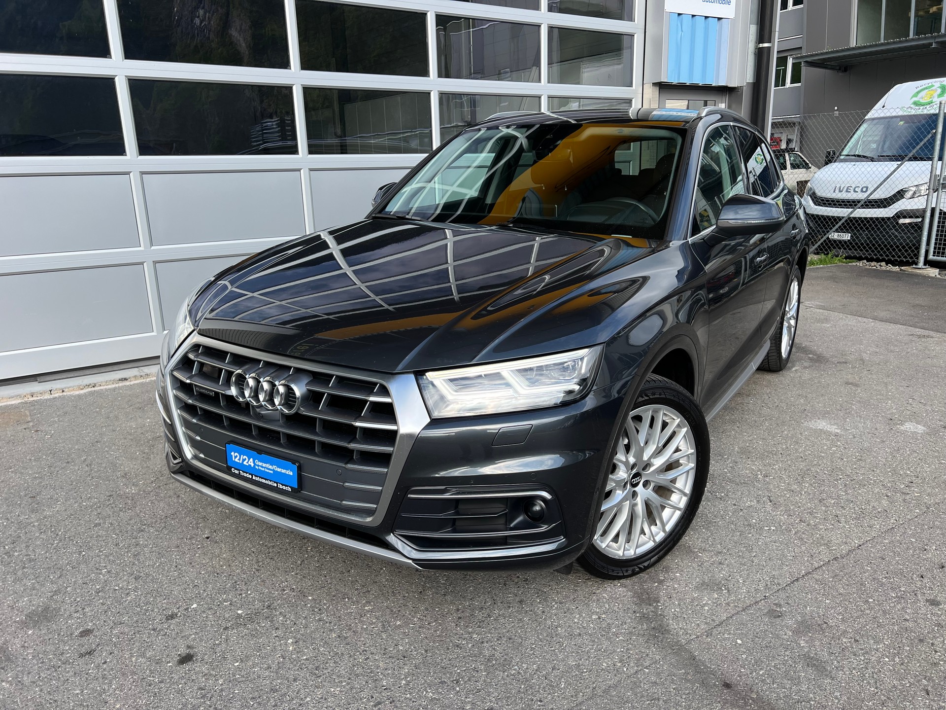 AUDI Q5 40 TDI sport quattro S-tronic *** frisch ab MFK * 1 Jahr Garantie ***-showroom-element-1