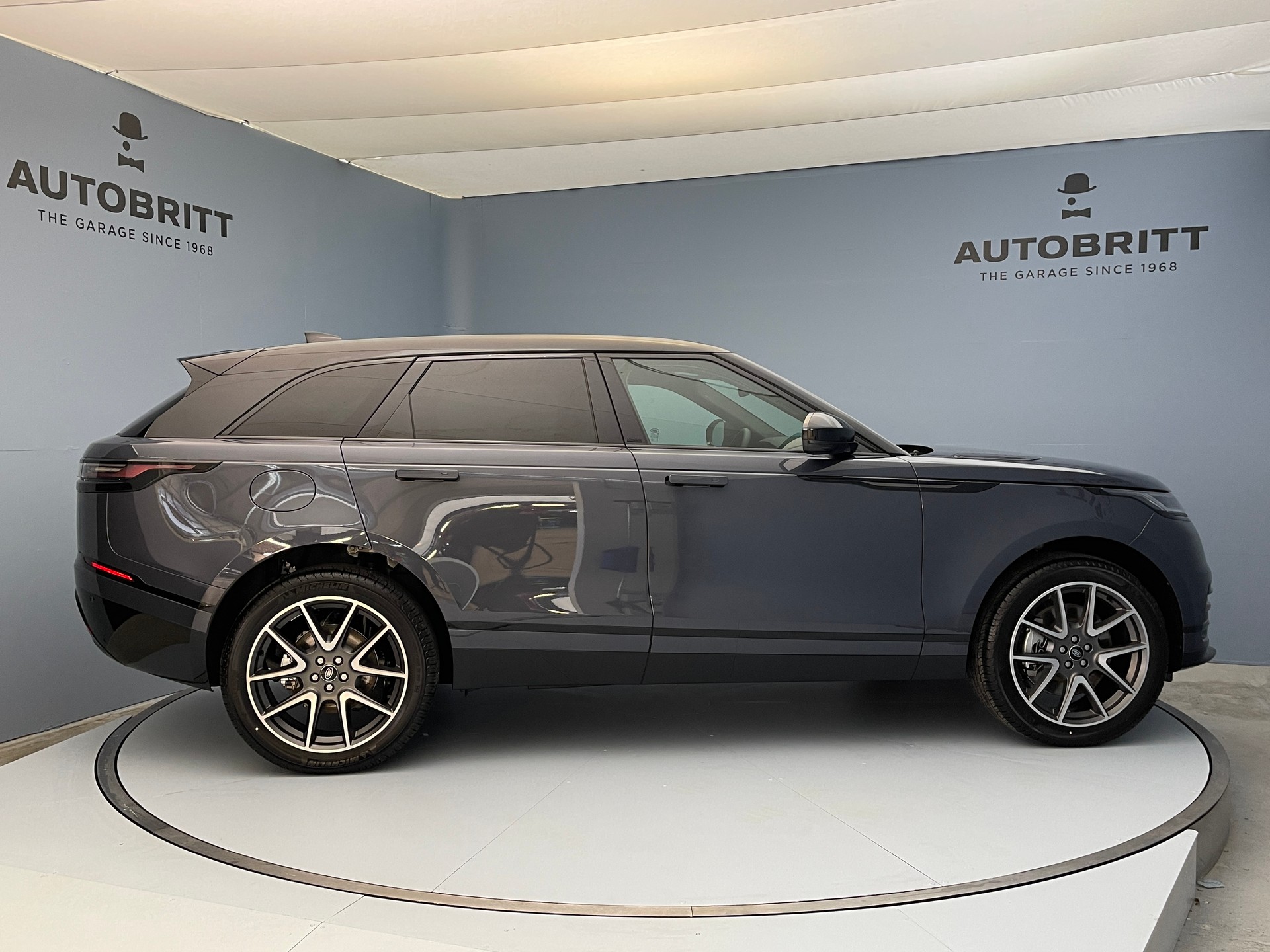 LAND ROVER Range Rover Velar 2.0 P400e Dynamic HSE-showroom-element-2