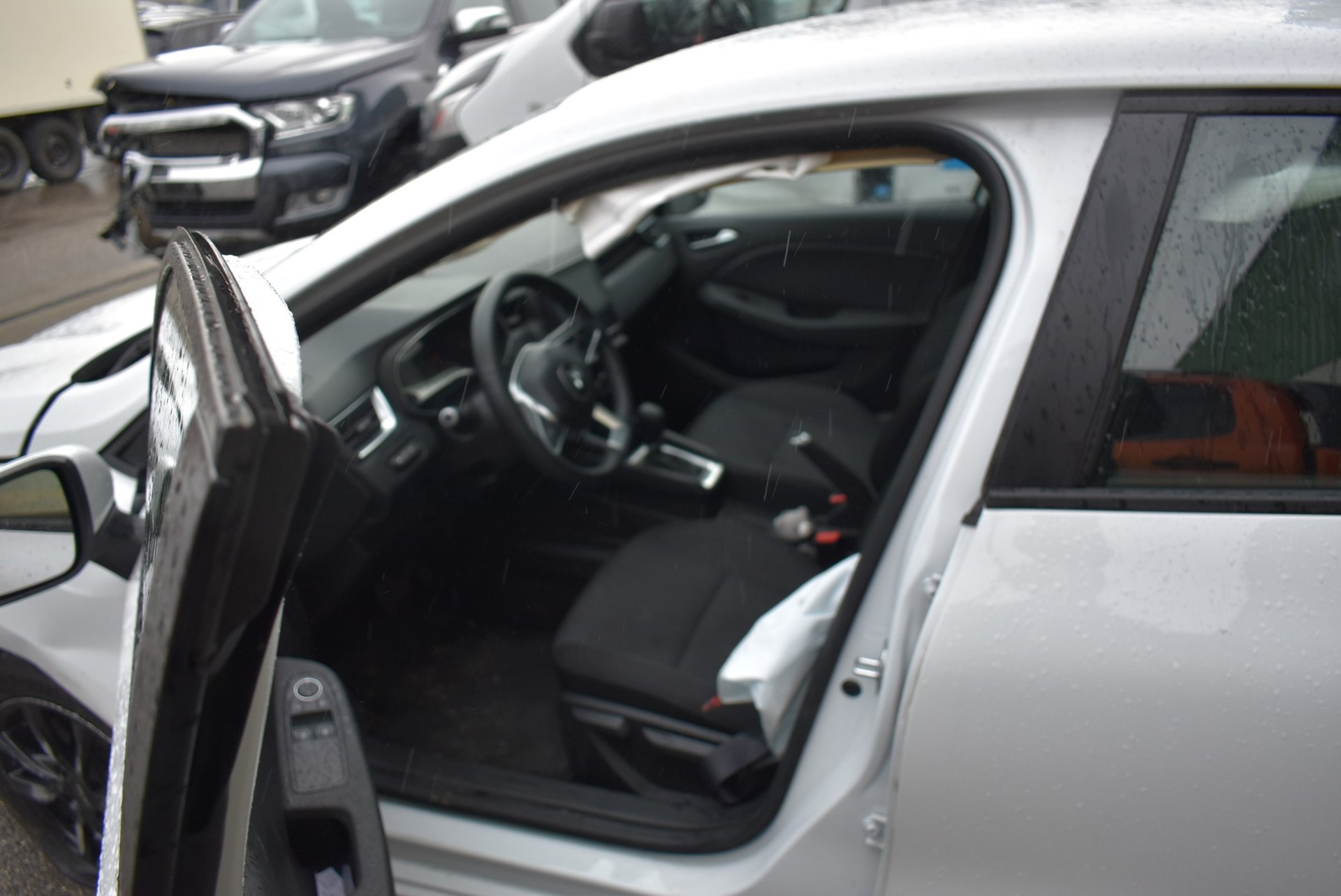 RENAULT Clio 1.0 Intens CVT-image-4