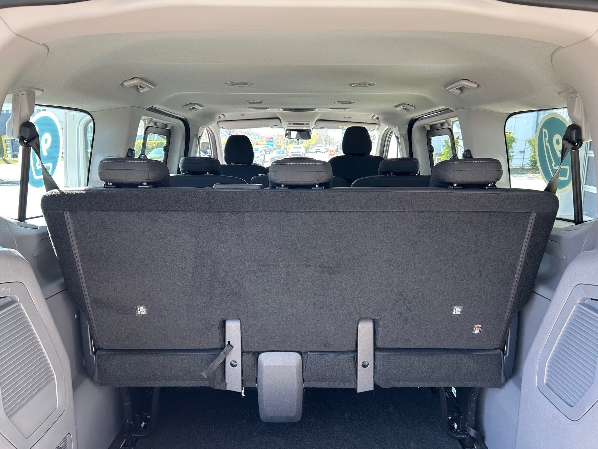 VW Caravelle Life 2.0 TDI Automat-image-11