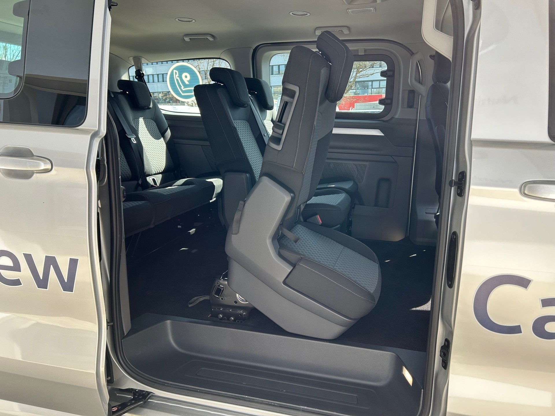 VW Caravelle Life 2.0 TDI Automat-image-14