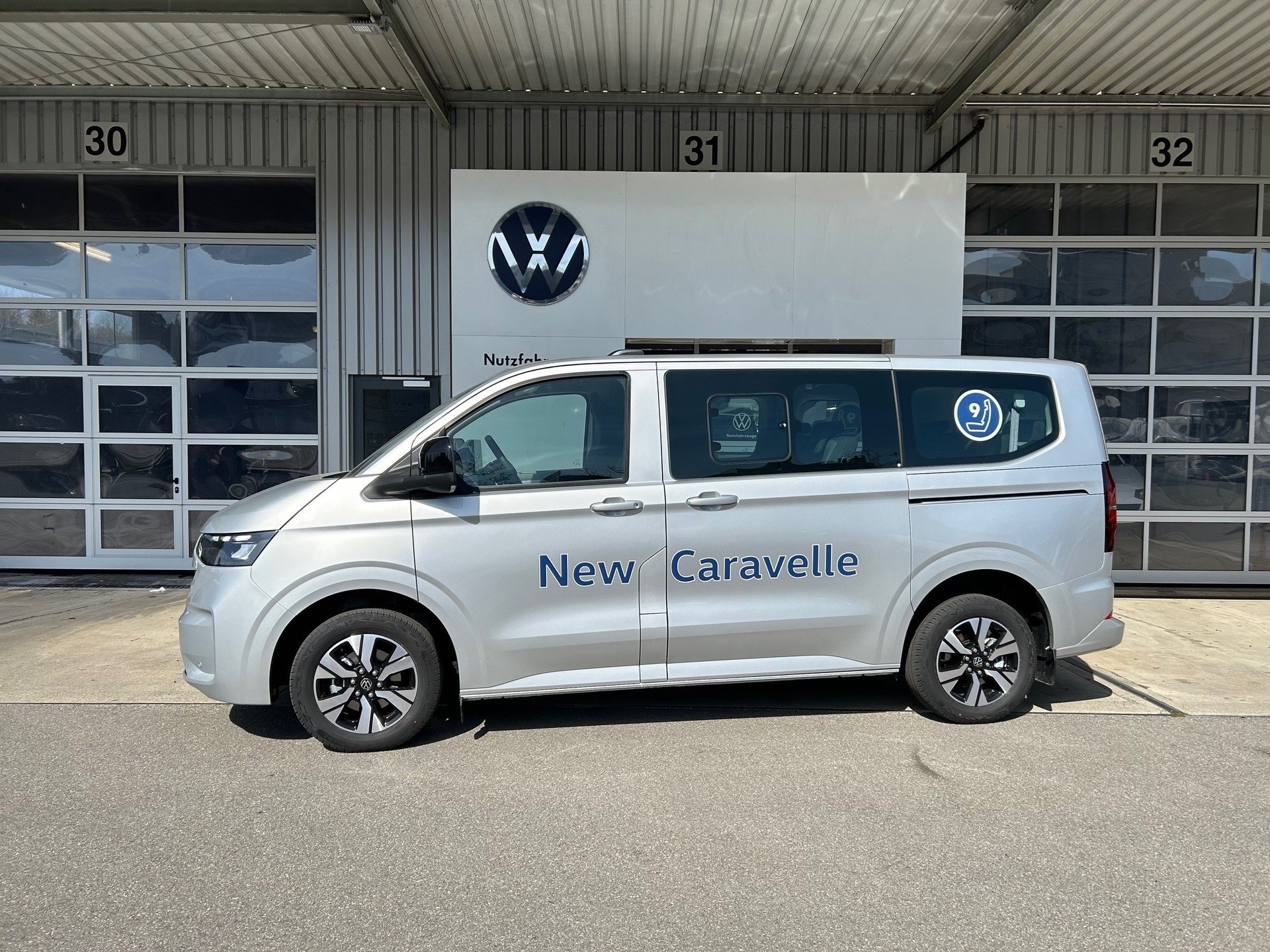 VW Caravelle Life 2.0 TDI Automat-image-2