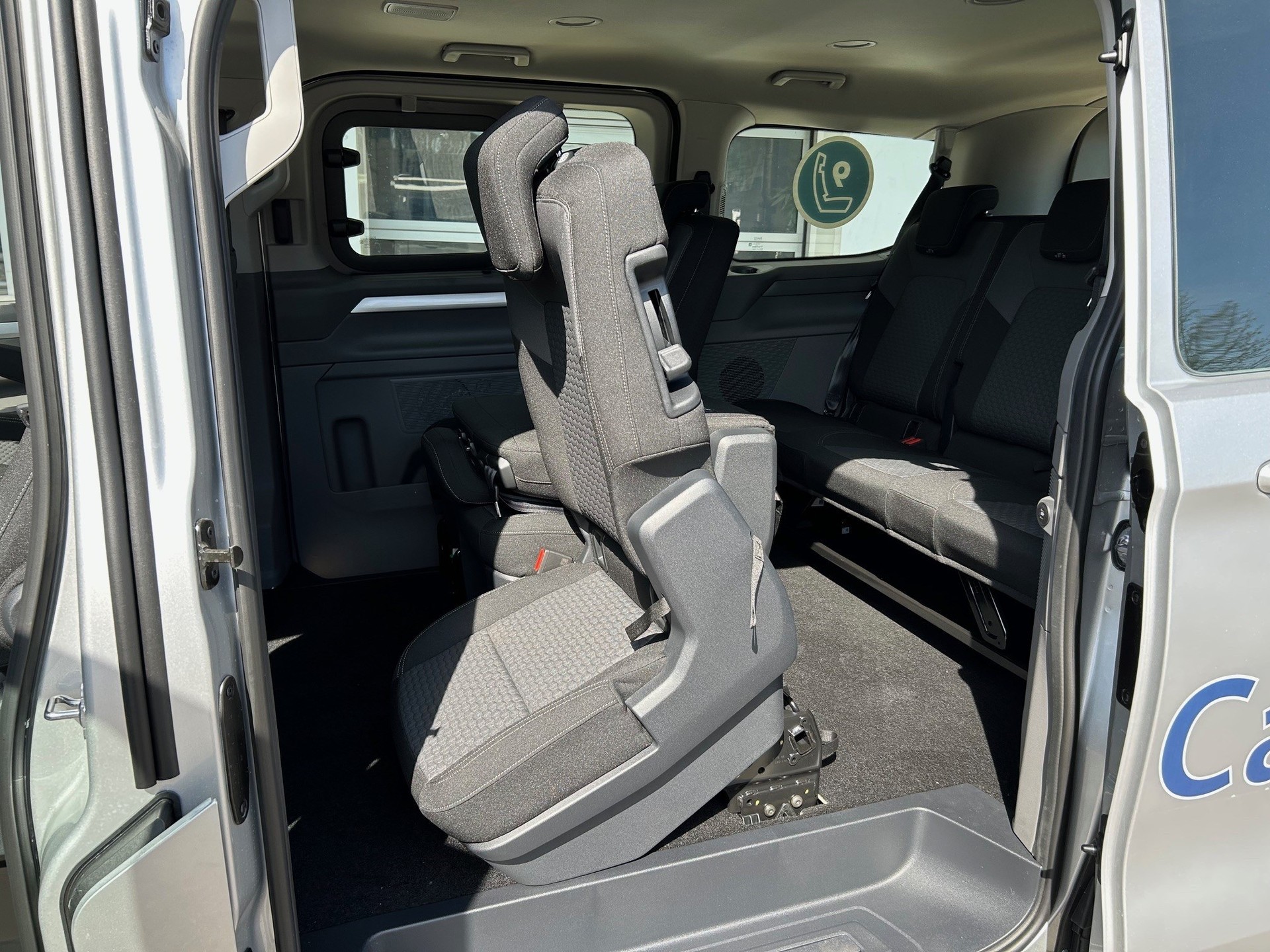 VW Caravelle Life 2.0 TDI Automat-image-9