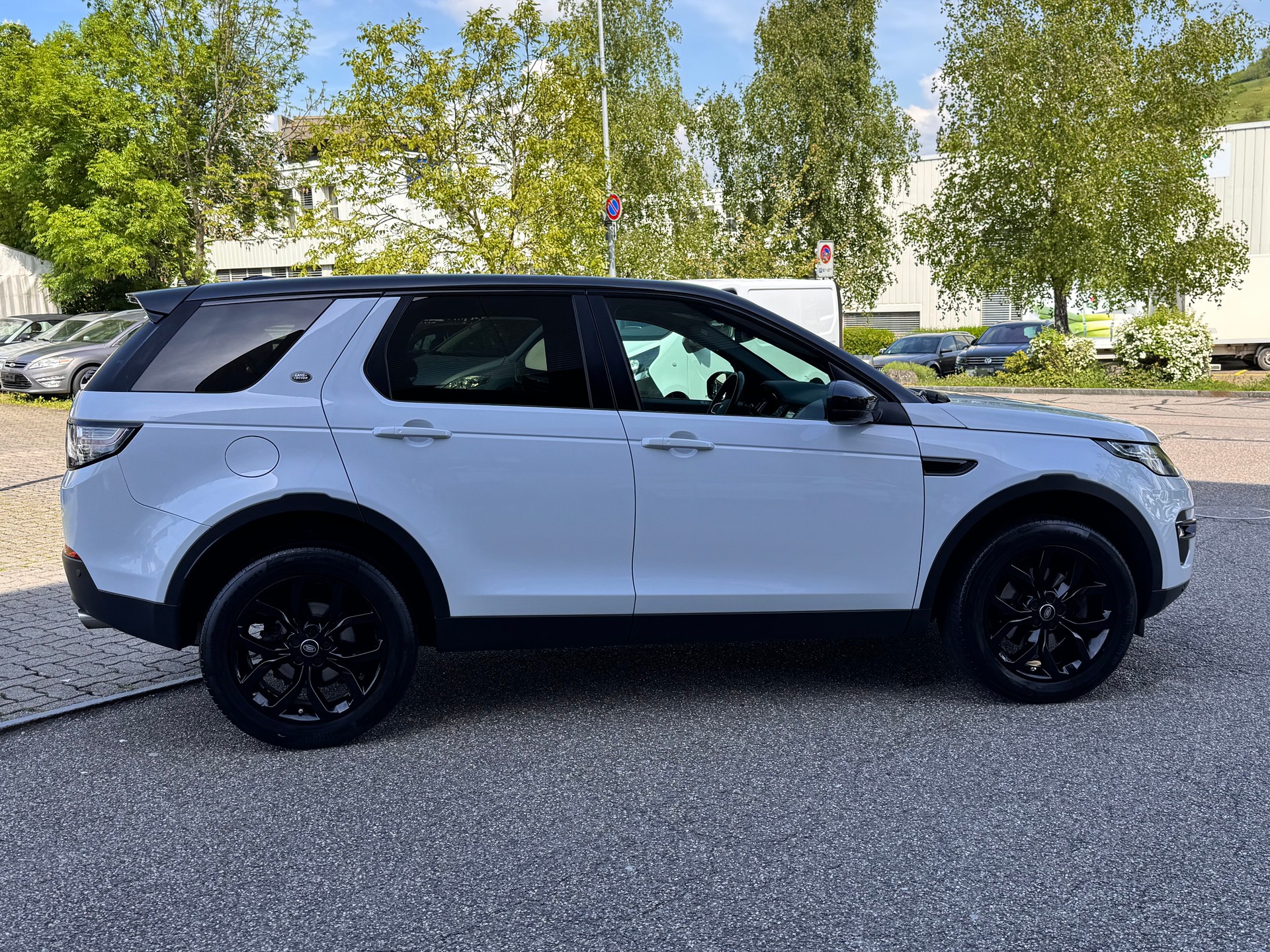 LAND ROVER Discovery Sport 2.2TD4 HSE Luxury AT9-showroom-element-1