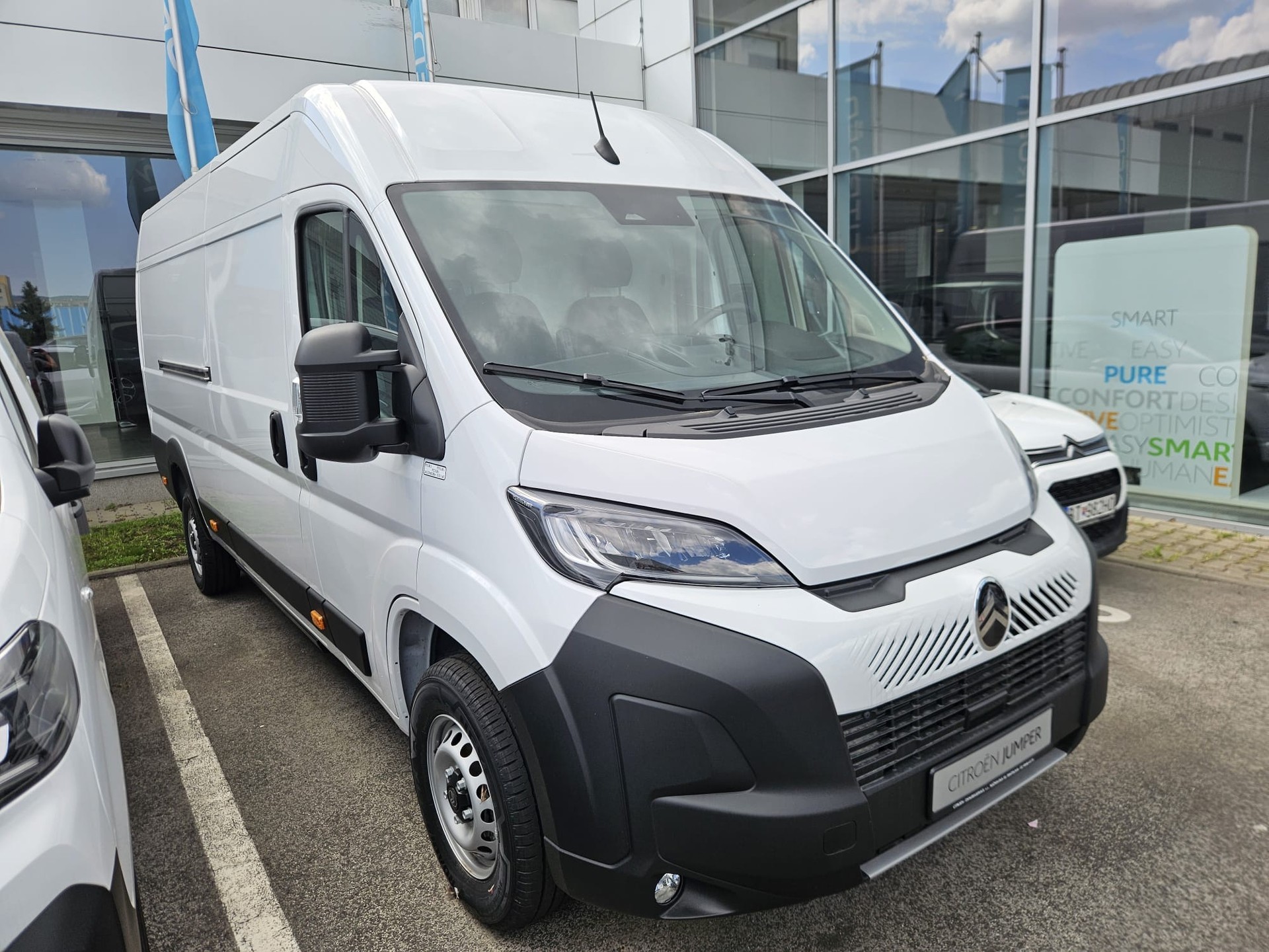 CITROEN e-Jumper 35+ 110kWh L4H2 15 m3 280 PS Reichweite 376 km-image-4