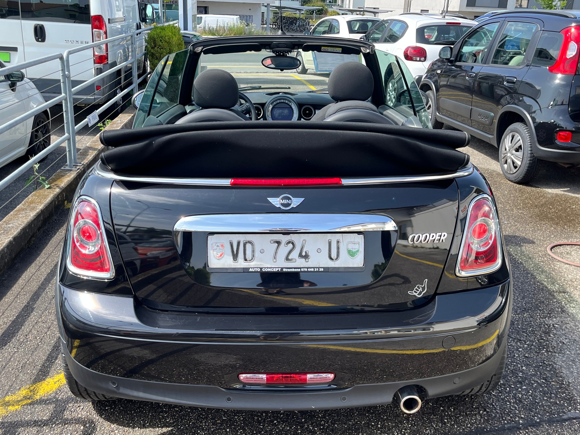 MINI Cooper Cabriolet-image-3