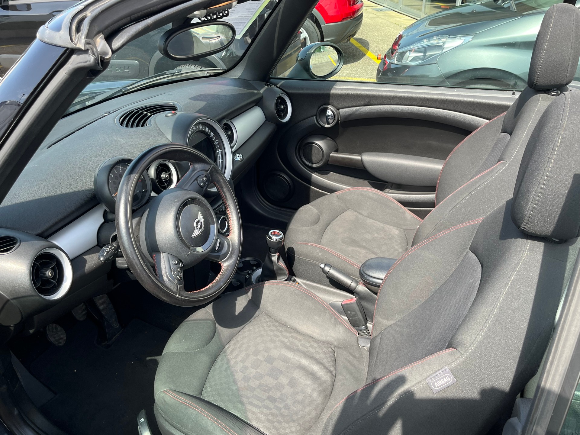 MINI Cooper Cabriolet-image-7