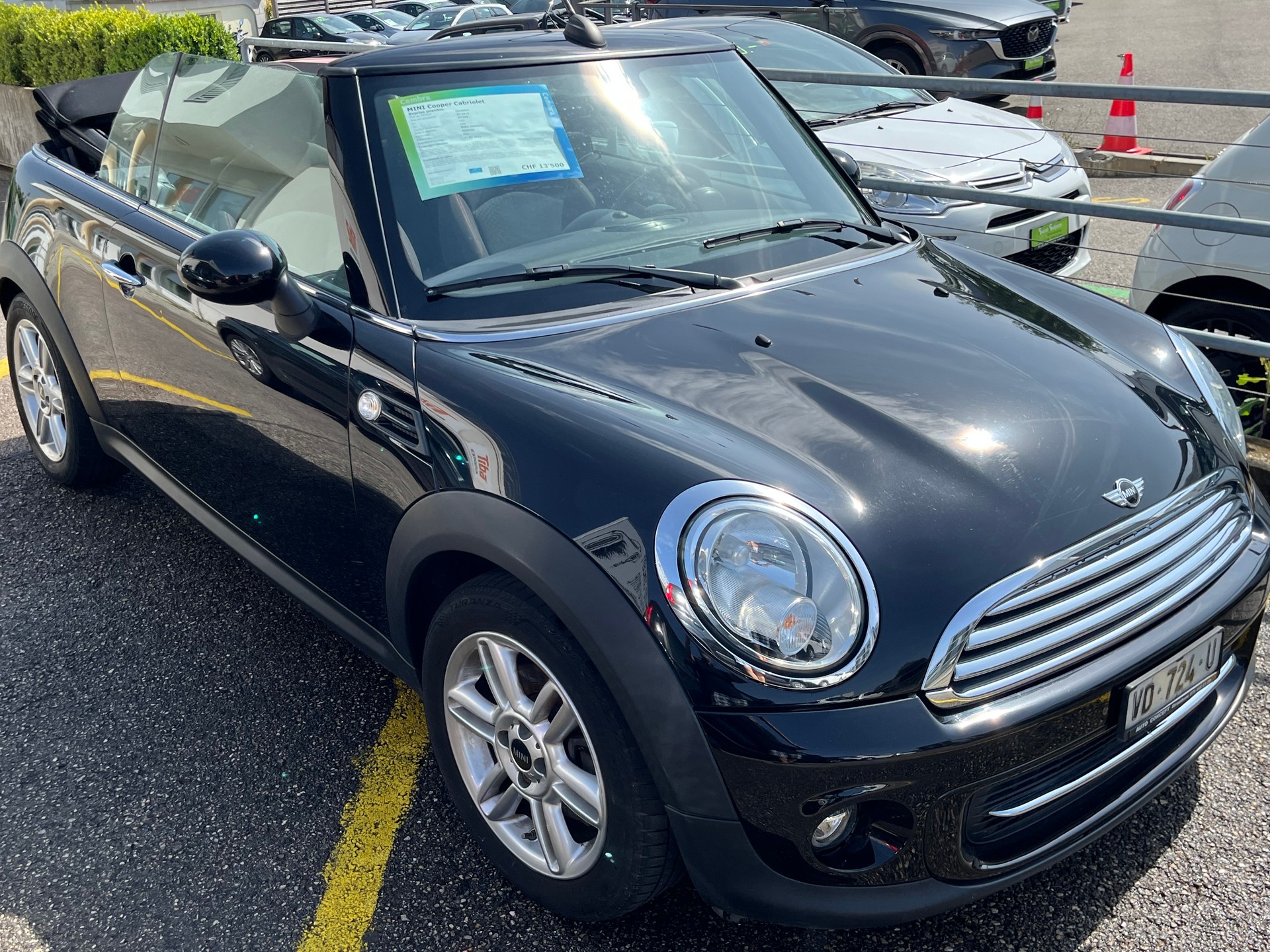 MINI Cooper Cabriolet-image-1